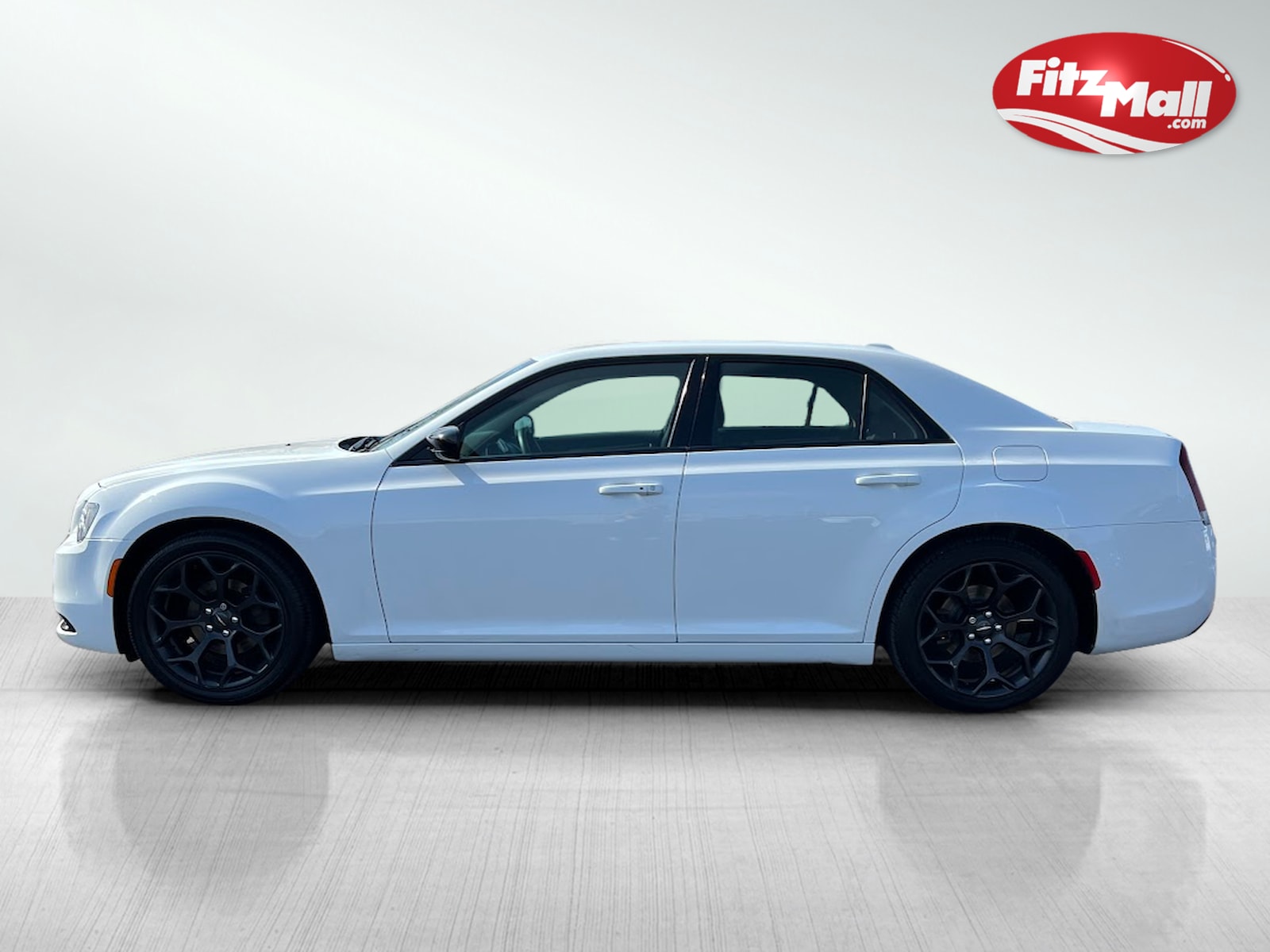 2019 Chrysler 300 Touring photo 3