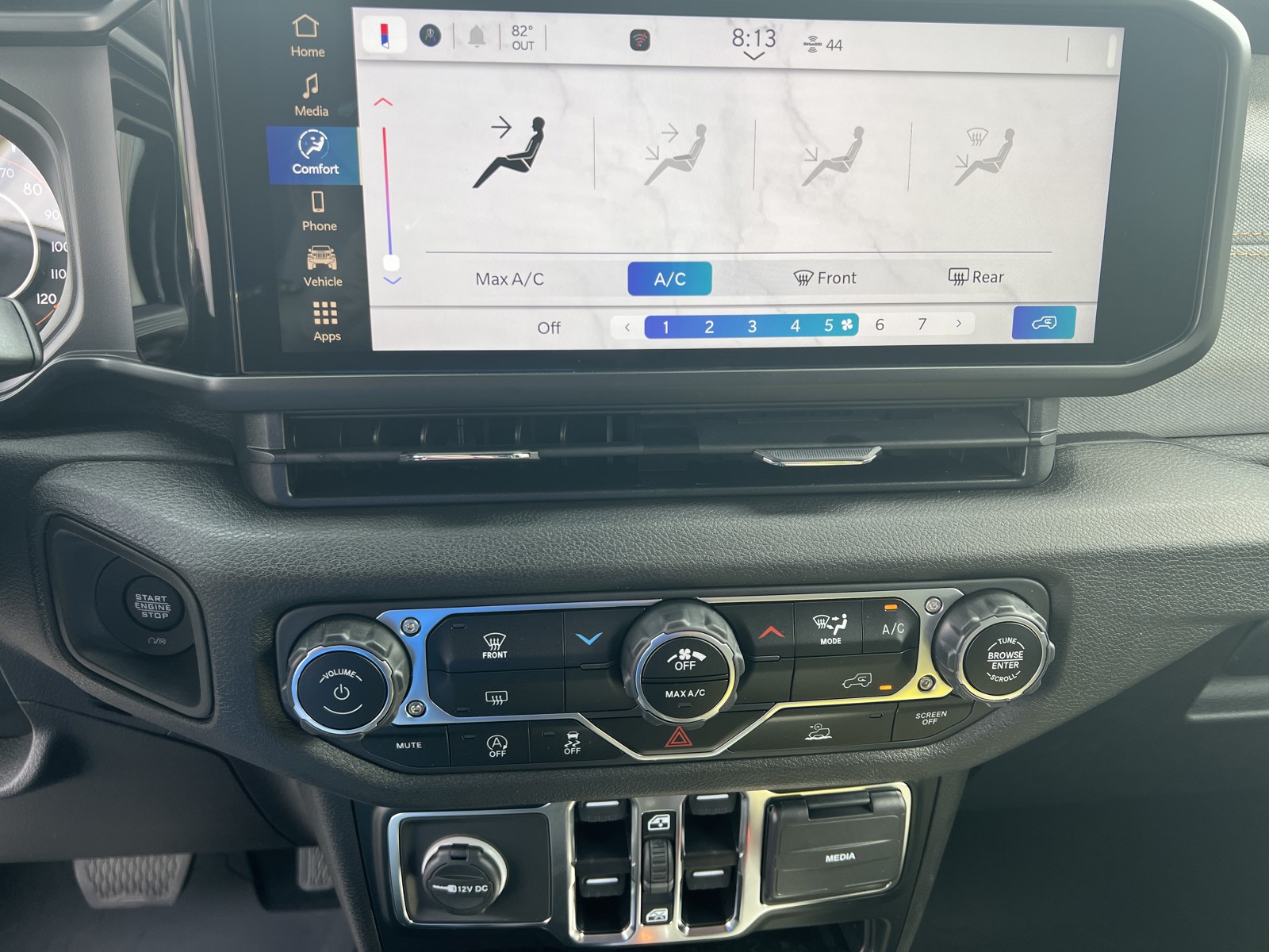 2024 Jeep Wrangler Sport S photo 20
