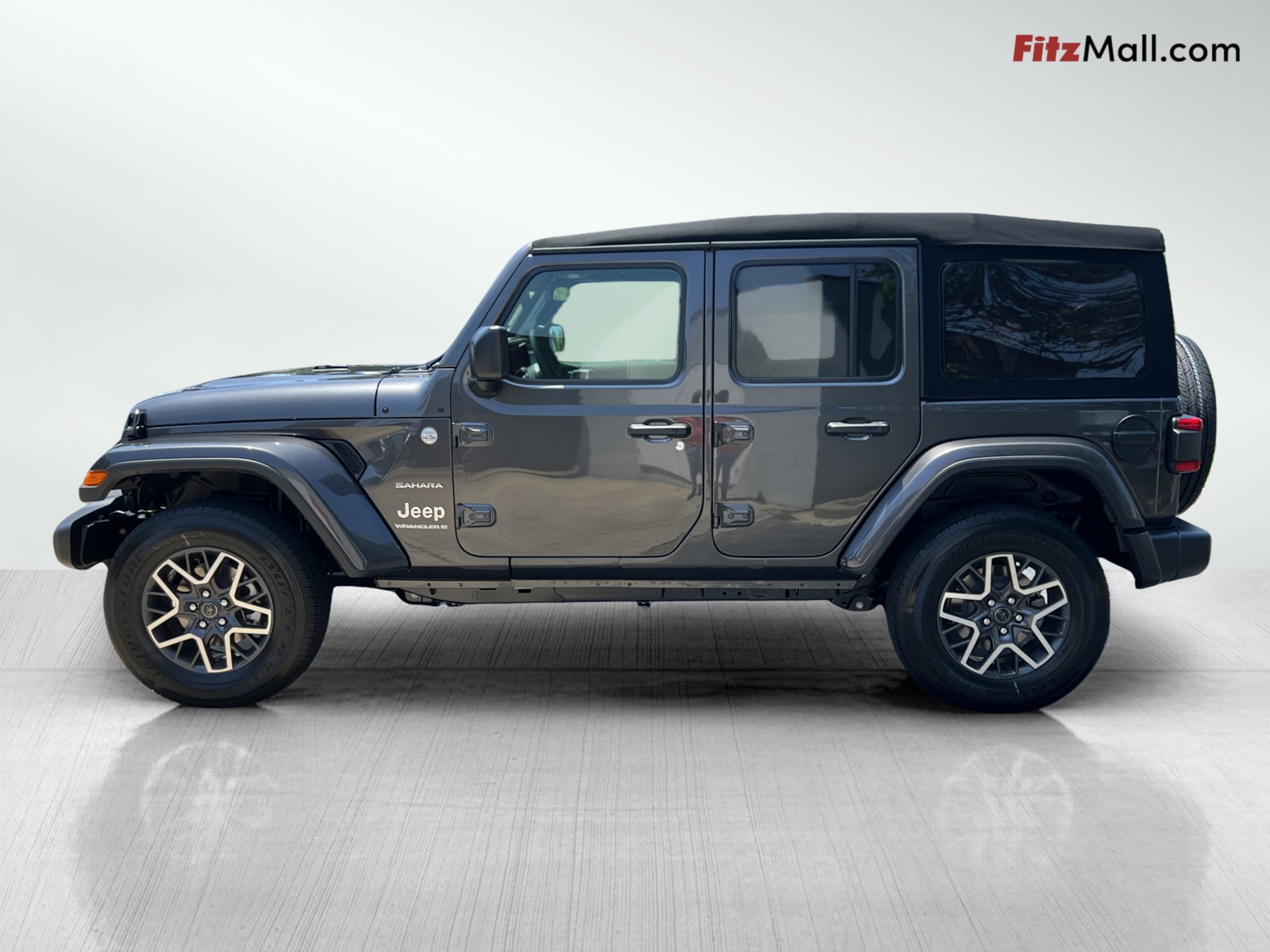 2024 Jeep Wrangler Sahara photo 3