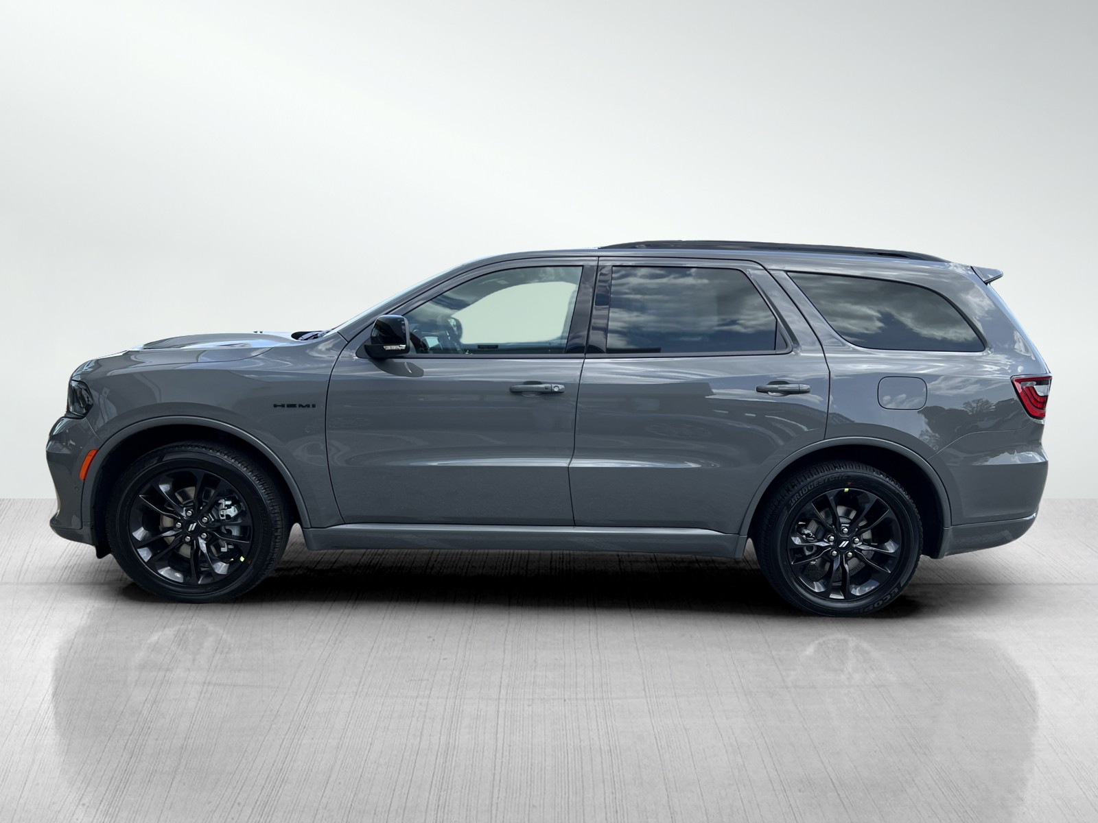 2025 Dodge Durango R/T Plus photo 3