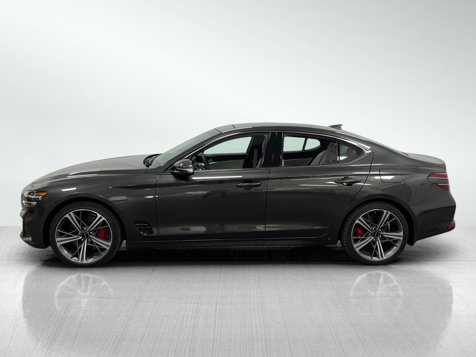 2025 Genesis G70 3.3T Sport Prestige photo 3