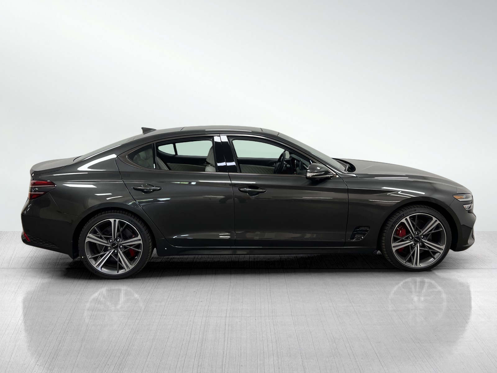 2025 Genesis G70 3.3T Sport Prestige photo 4