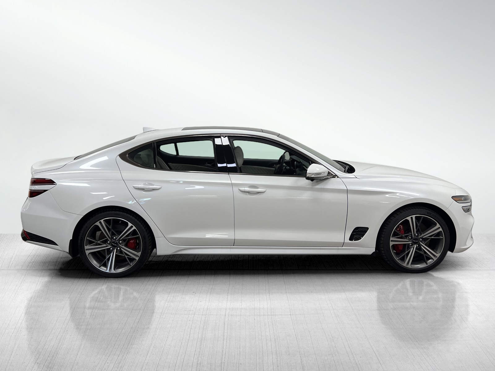 2025 Genesis G70 3.3T Sport Prestige photo 4