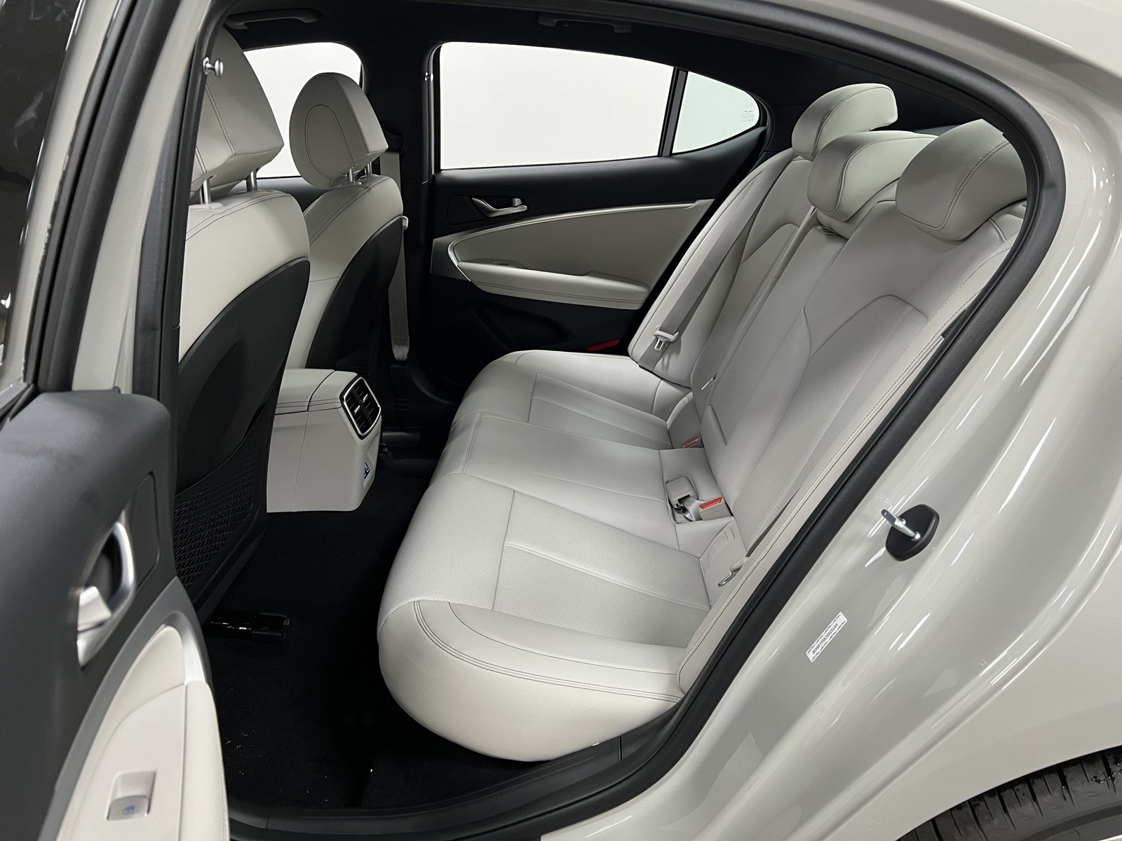 2025 Genesis G70 2.5T photo 12