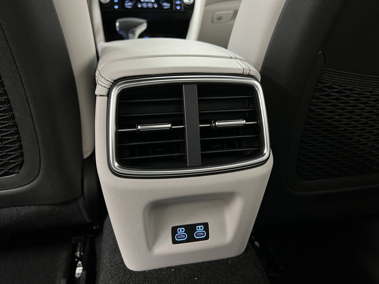 2025 Genesis G70 2.5T photo 13