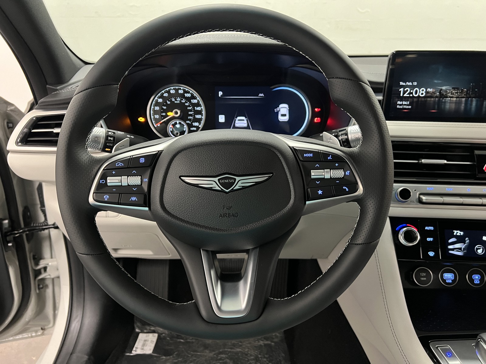 2025 Genesis G70 2.5T photo 16