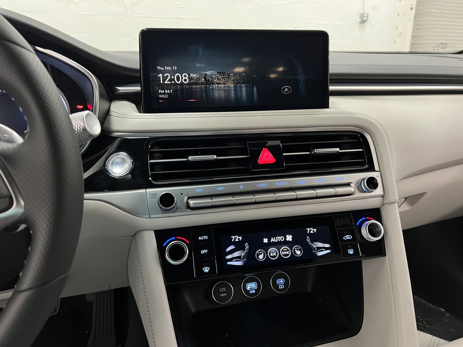 2025 Genesis G70 2.5T photo 19