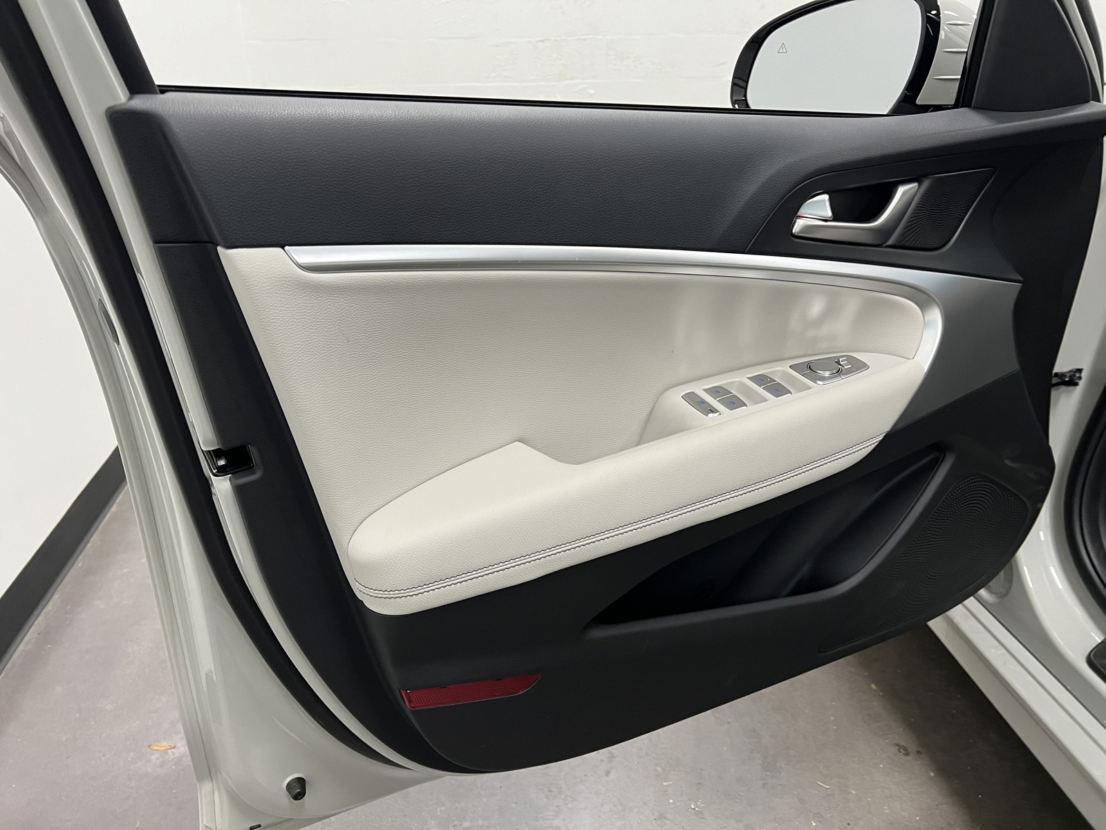 2025 Genesis G70 2.5T photo 21