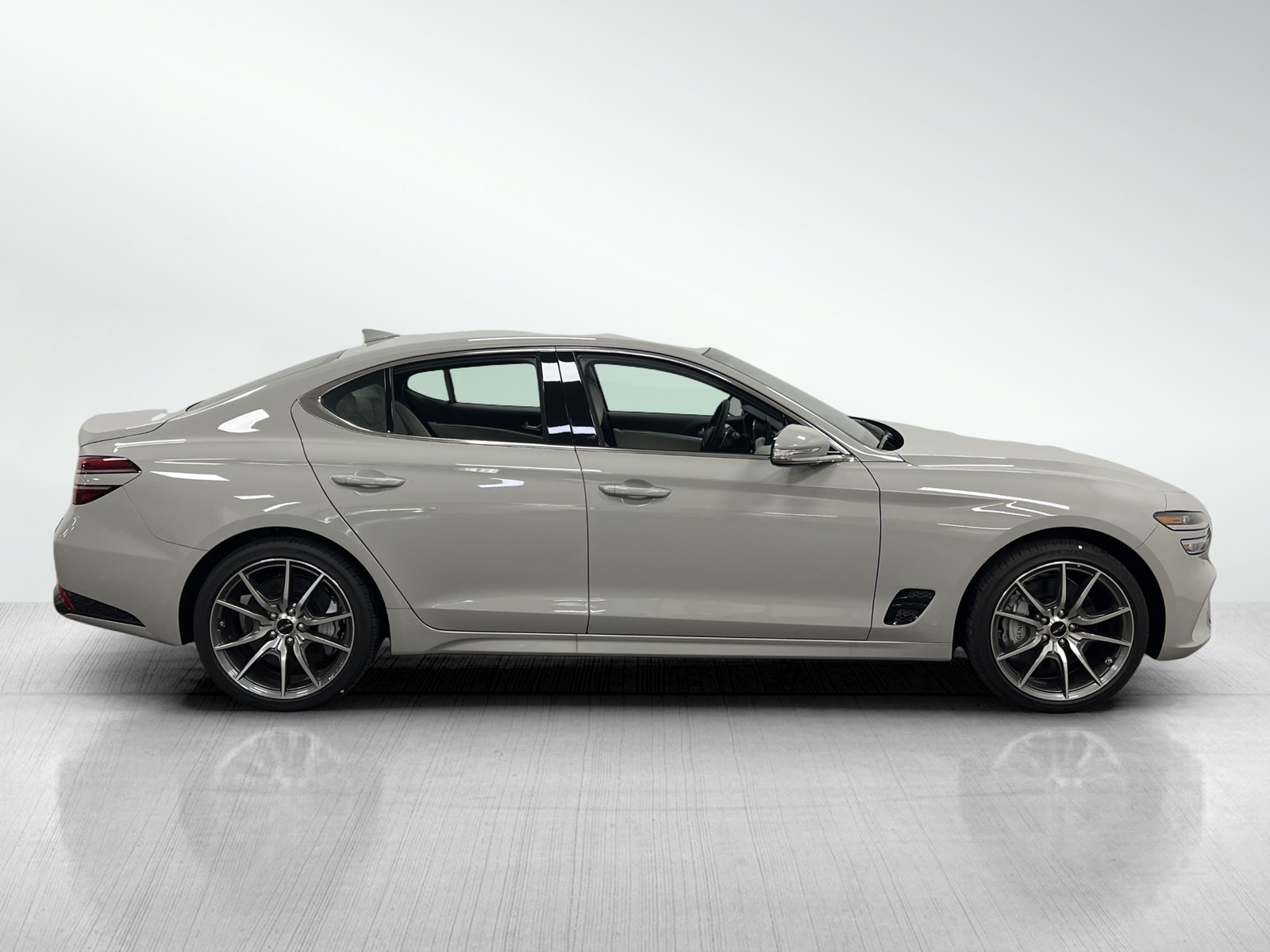 2025 Genesis G70 2.5T photo 4