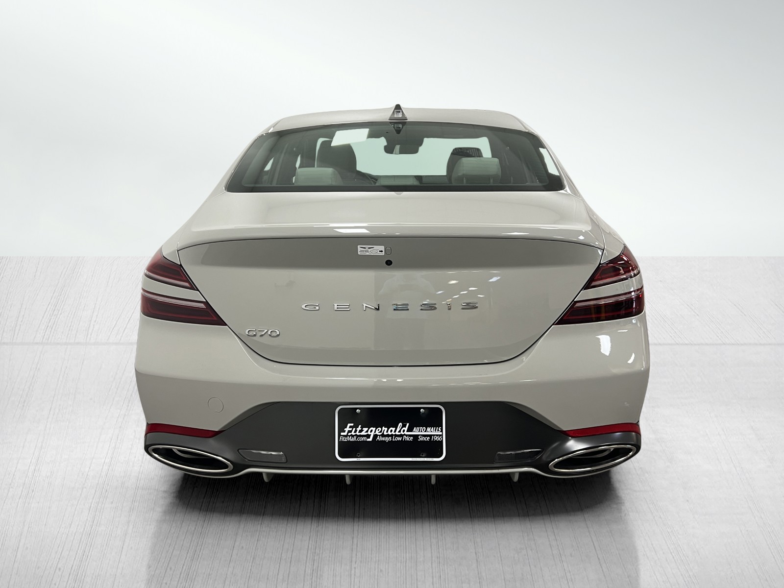 2025 Genesis G70 2.5T photo 6