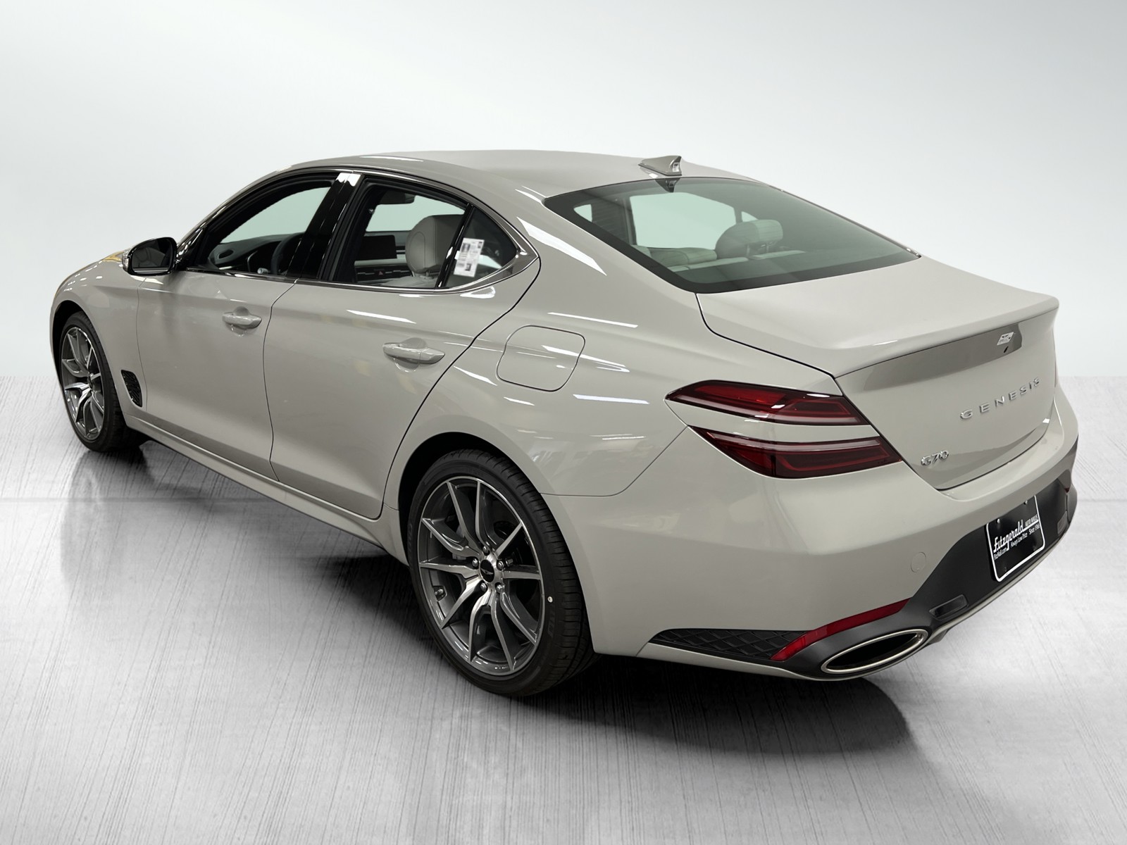 2025 Genesis G70 2.5T photo 8