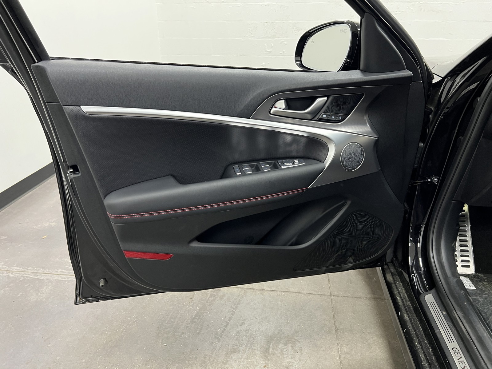 2025 Genesis G70 3.3T Sport Advanced photo 26