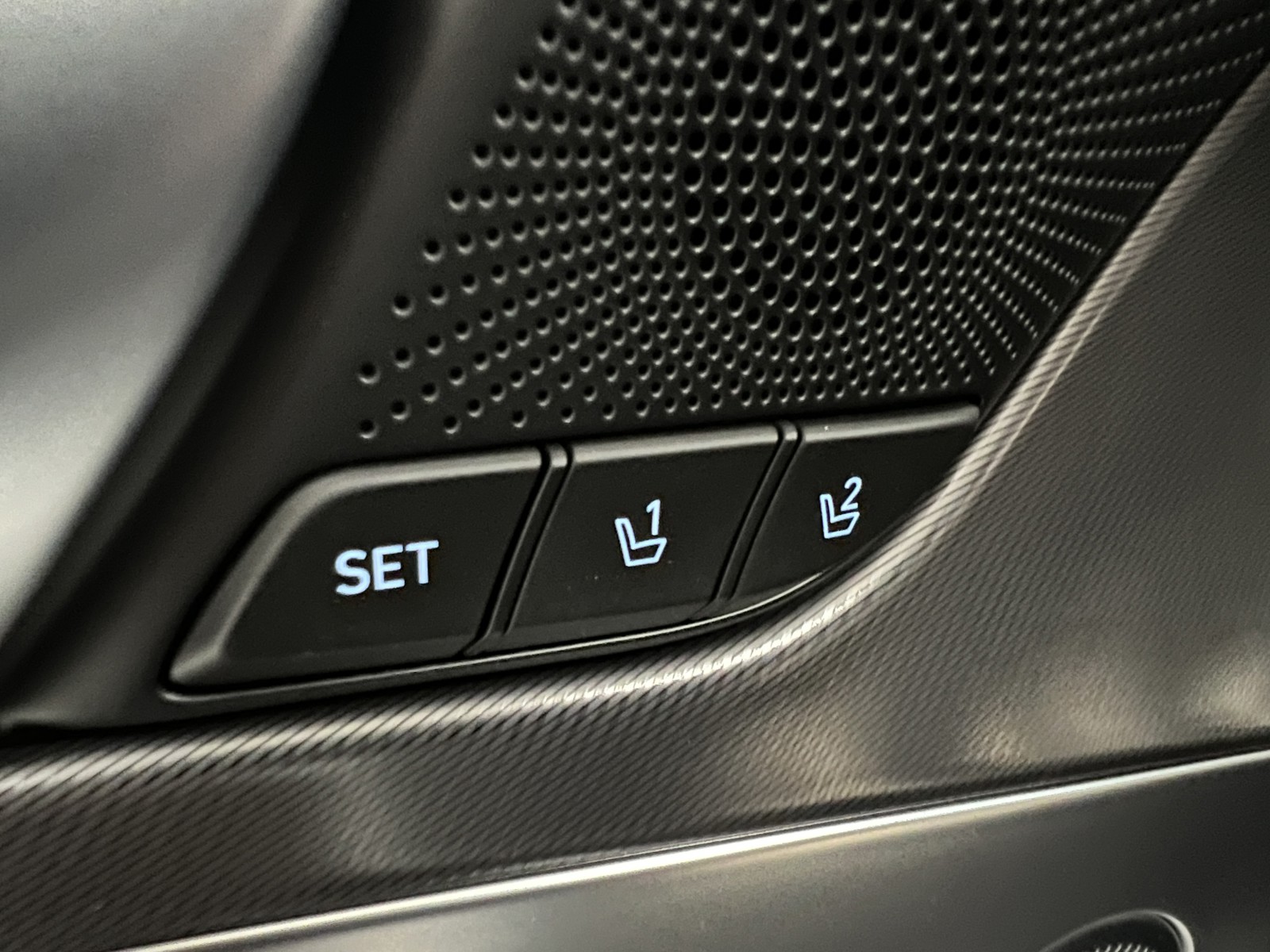2025 Genesis G70 2.5T Sport Prestige photo 23