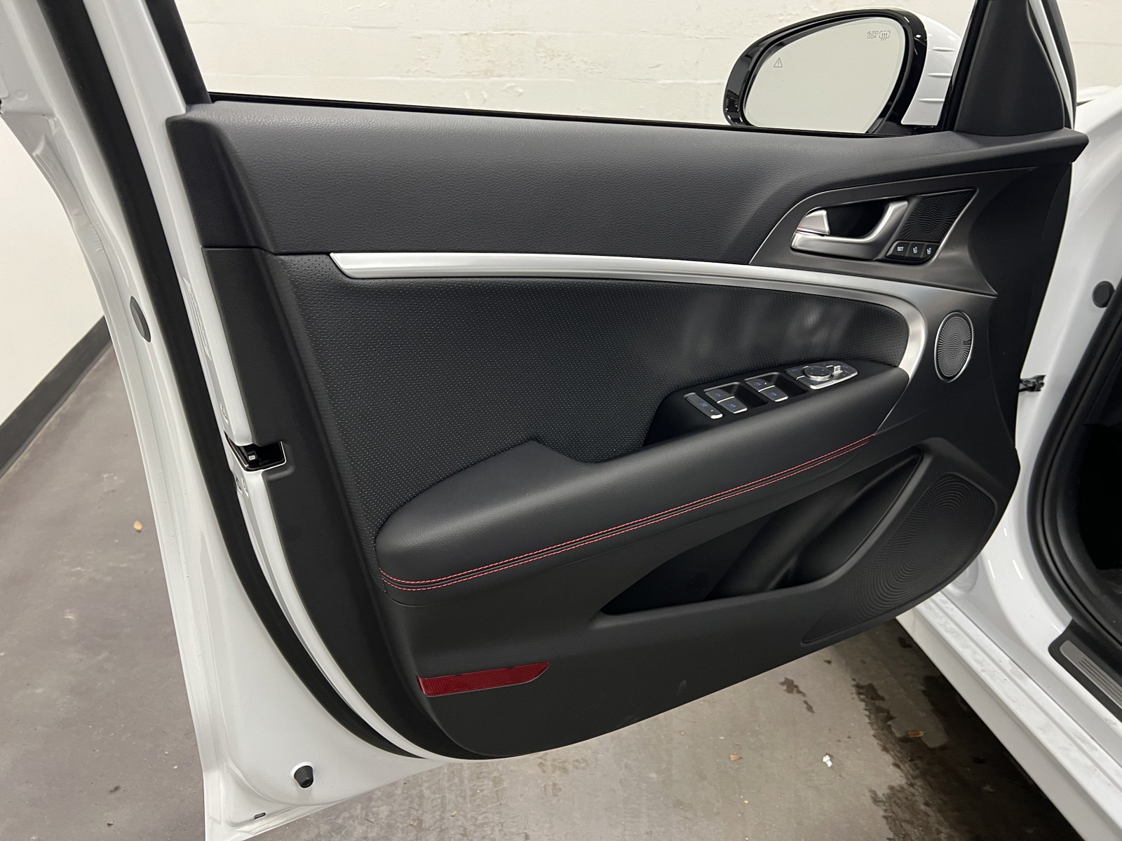 2025 Genesis G70 2.5T Sport Prestige photo 24