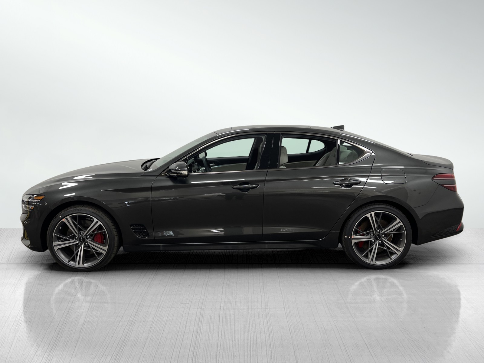 2025 Genesis G70 2.5T Sport Prestige photo 3