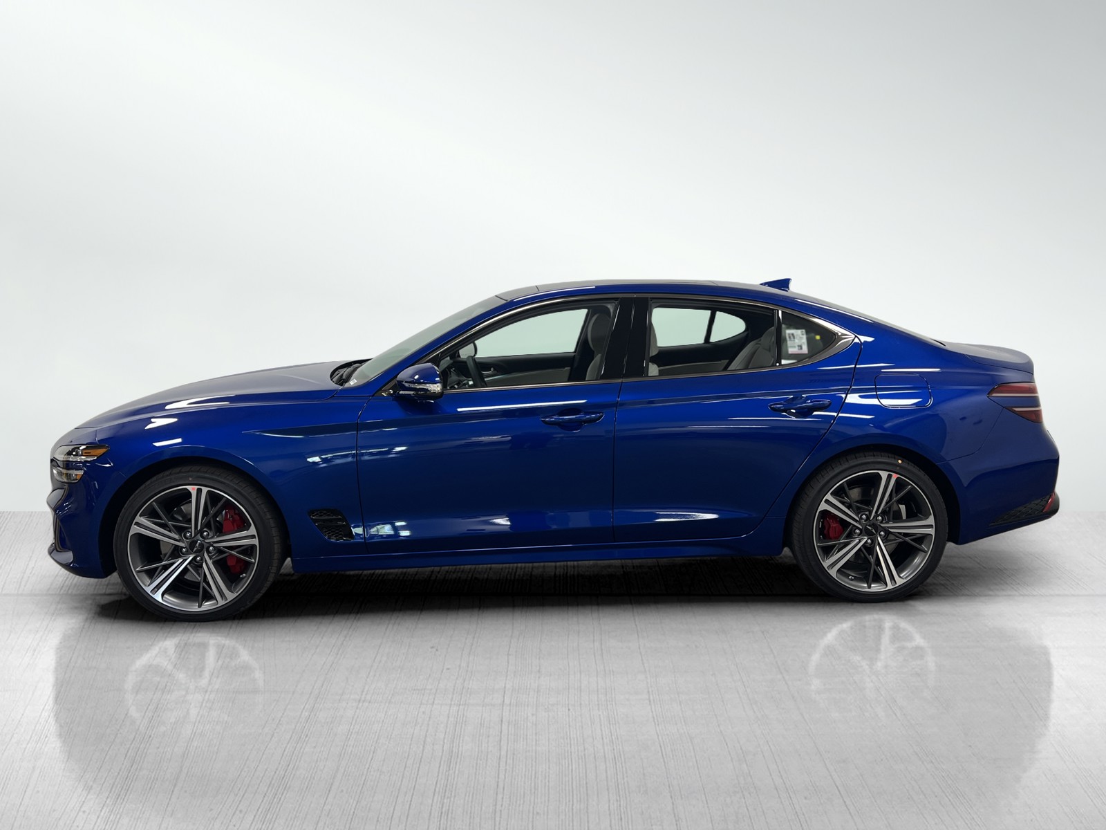 2025 Genesis G70 2.5T Sport Prestige photo 3