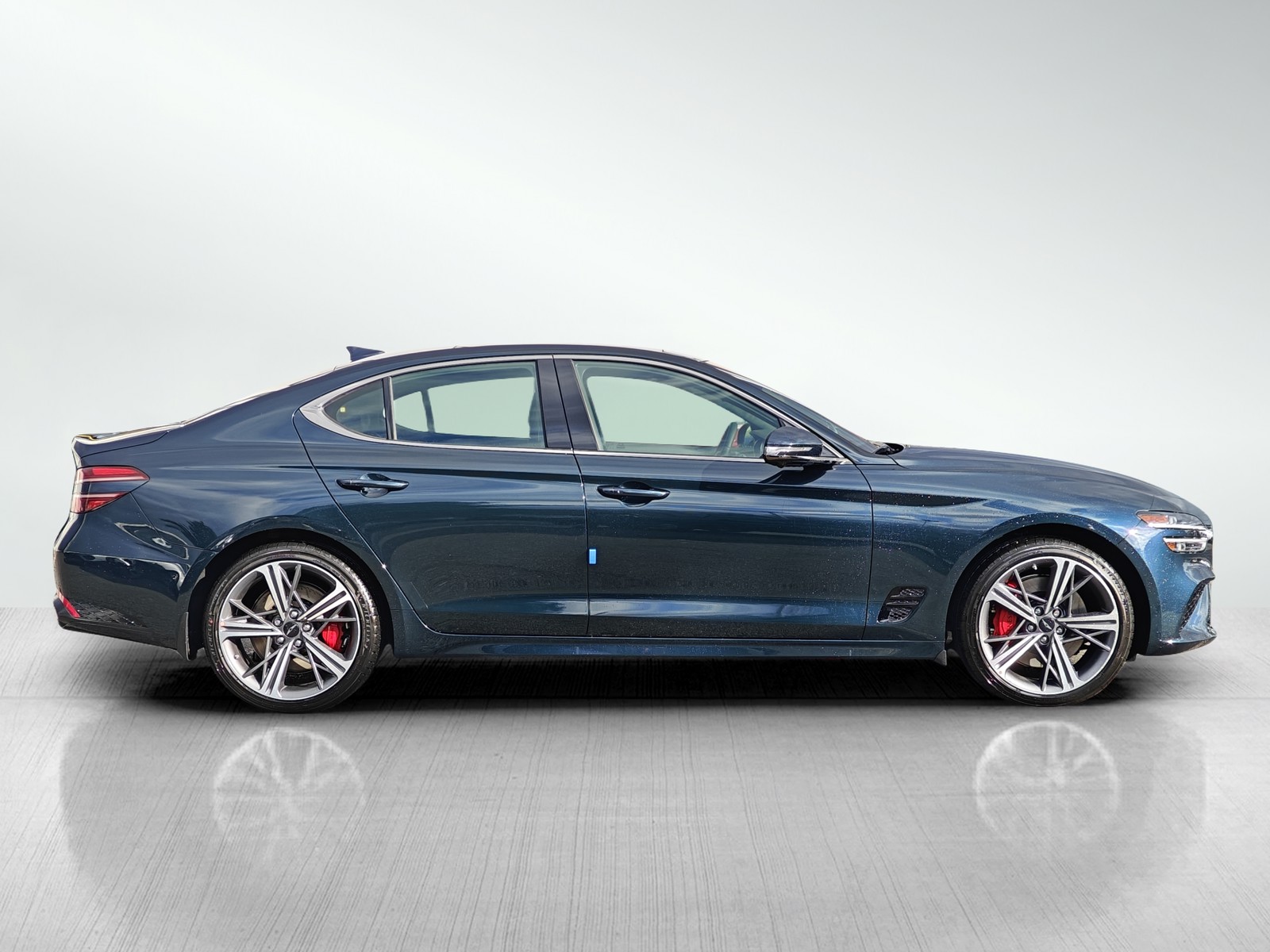 2025 Genesis G70 3.3T Sport Advanced photo 4