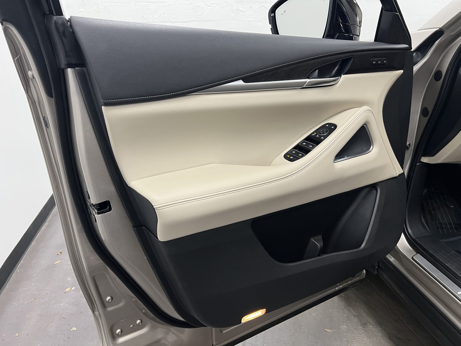 2022 Infiniti QX60 Sensory photo 26
