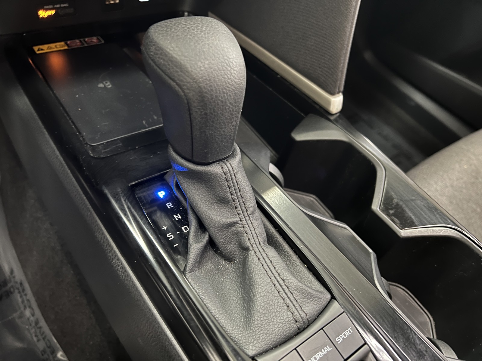 2025 Toyota Camry Hybrid LE photo 17