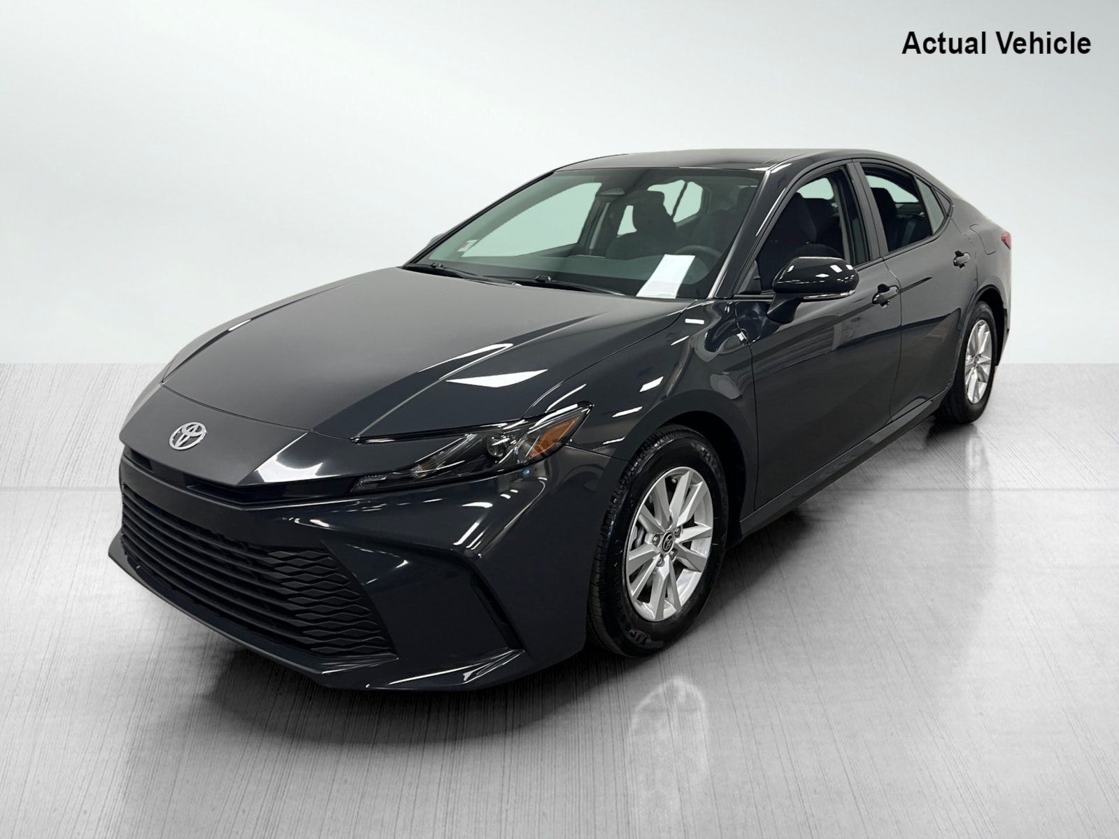 2025 Toyota Camry Hybrid LE photo 2