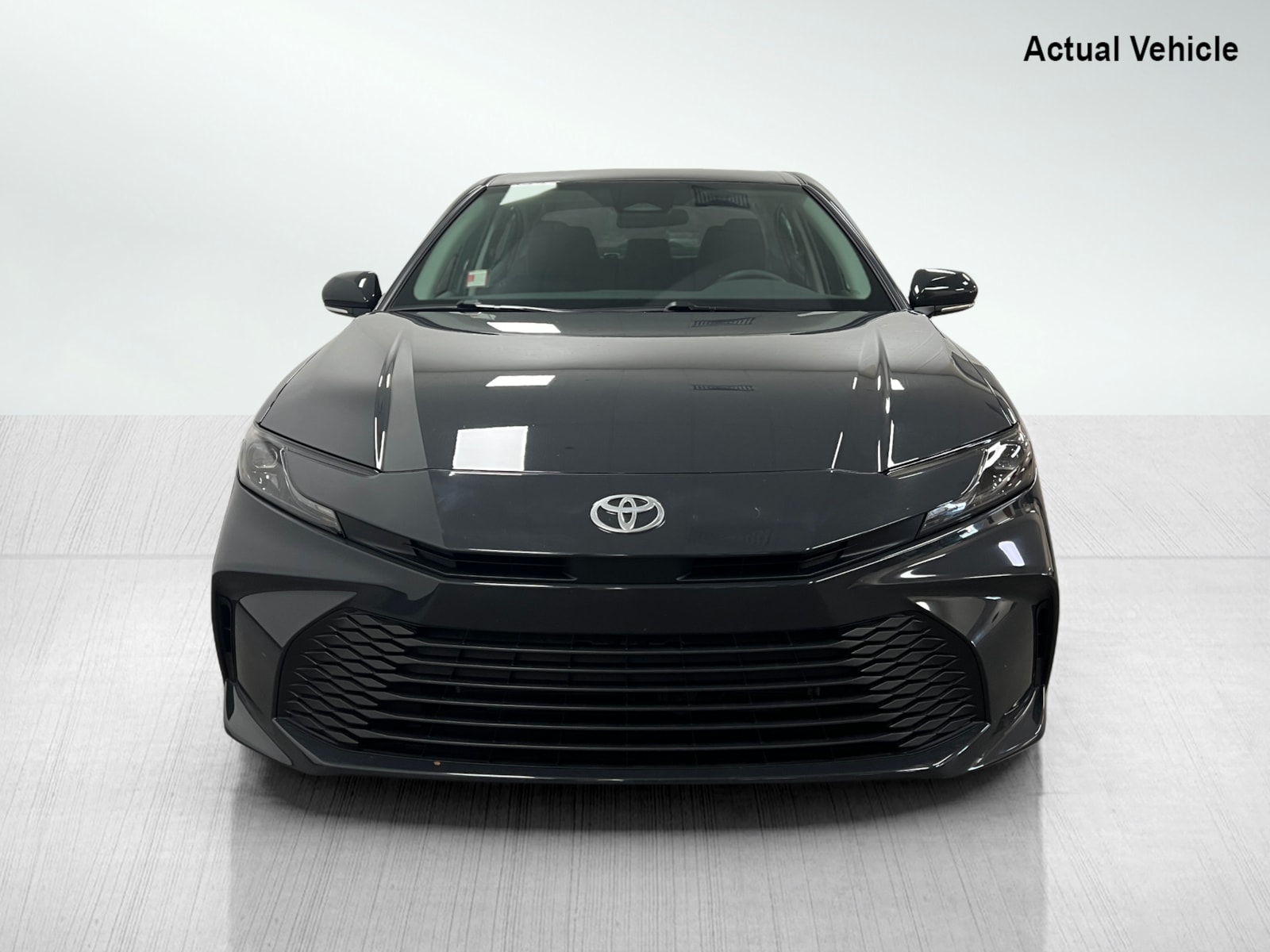 2025 Toyota Camry Hybrid LE photo 5