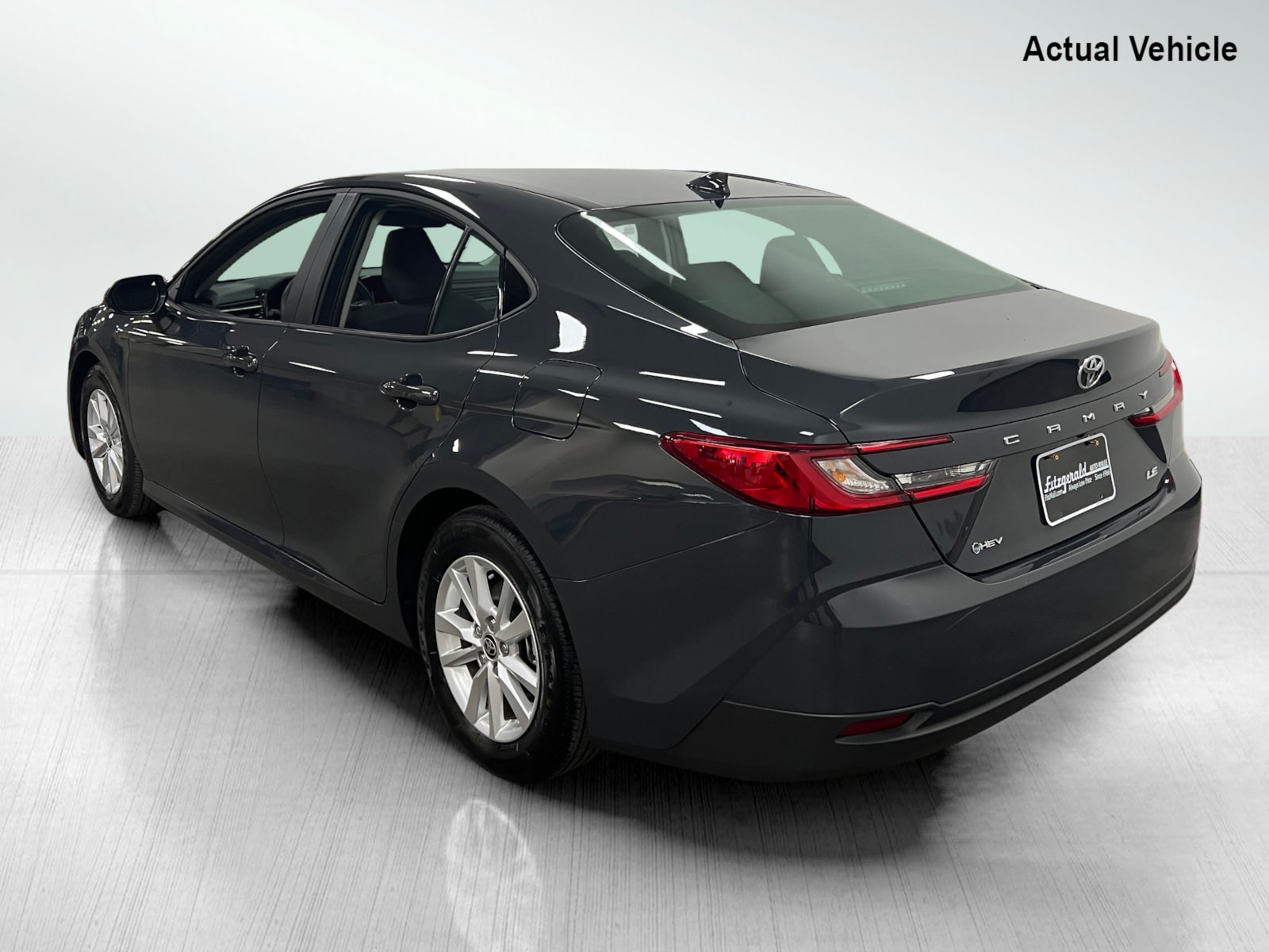 2025 Toyota Camry Hybrid LE photo 8