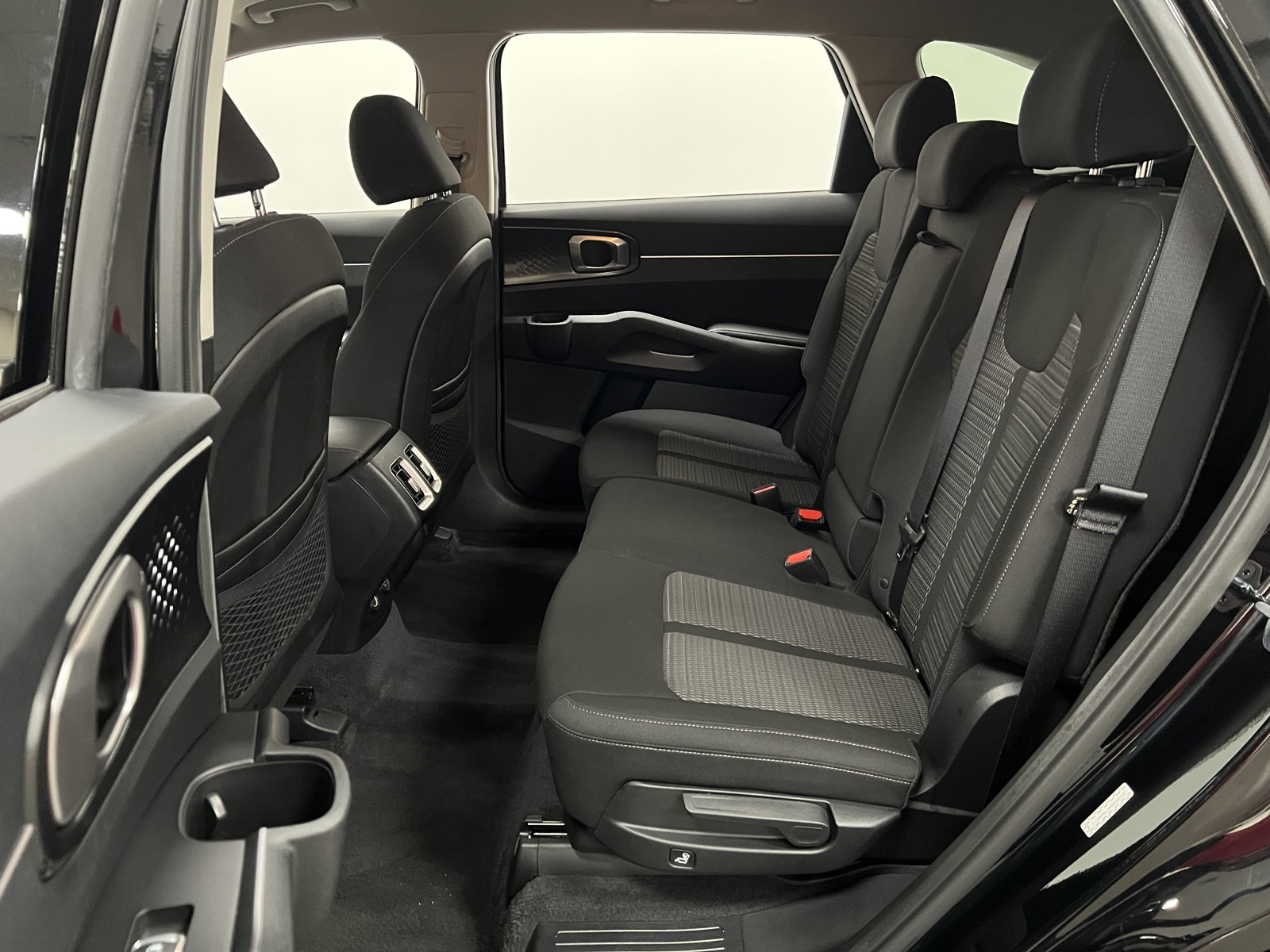 2022 Kia Sorento LX photo 11