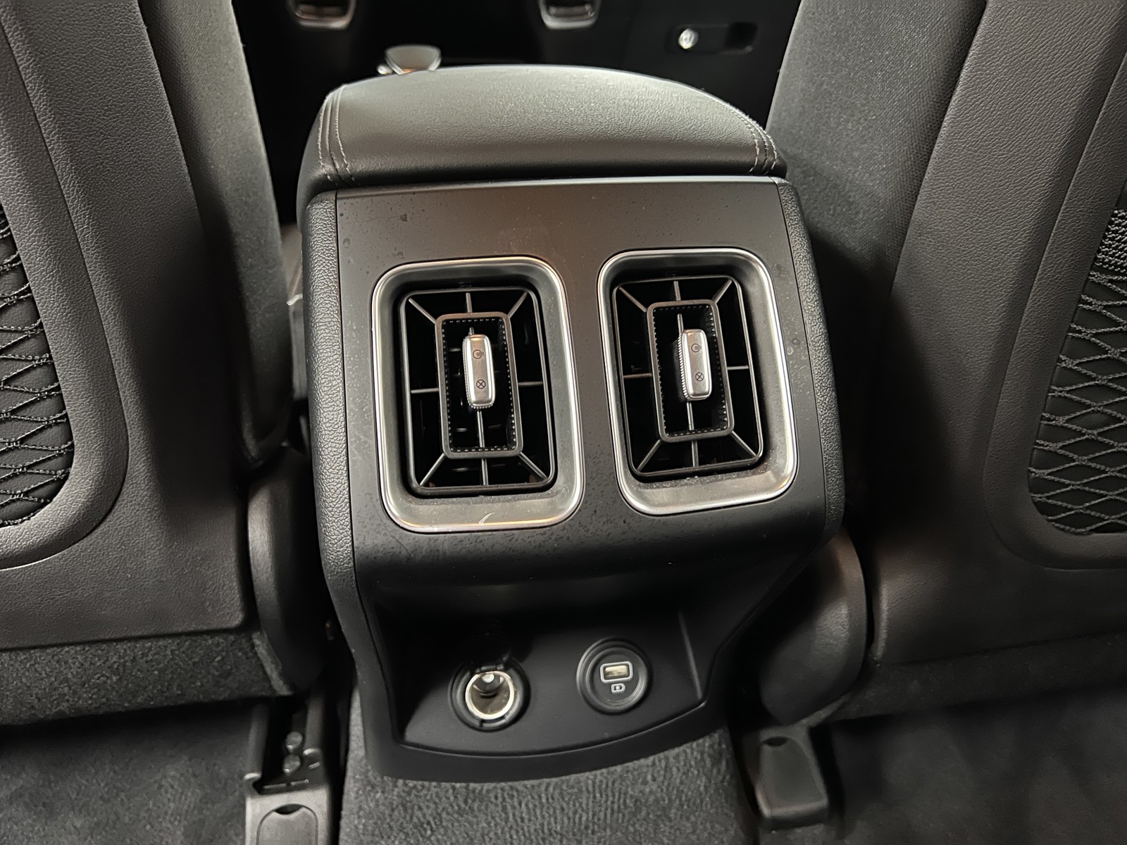 2022 Kia Sorento LX photo 12
