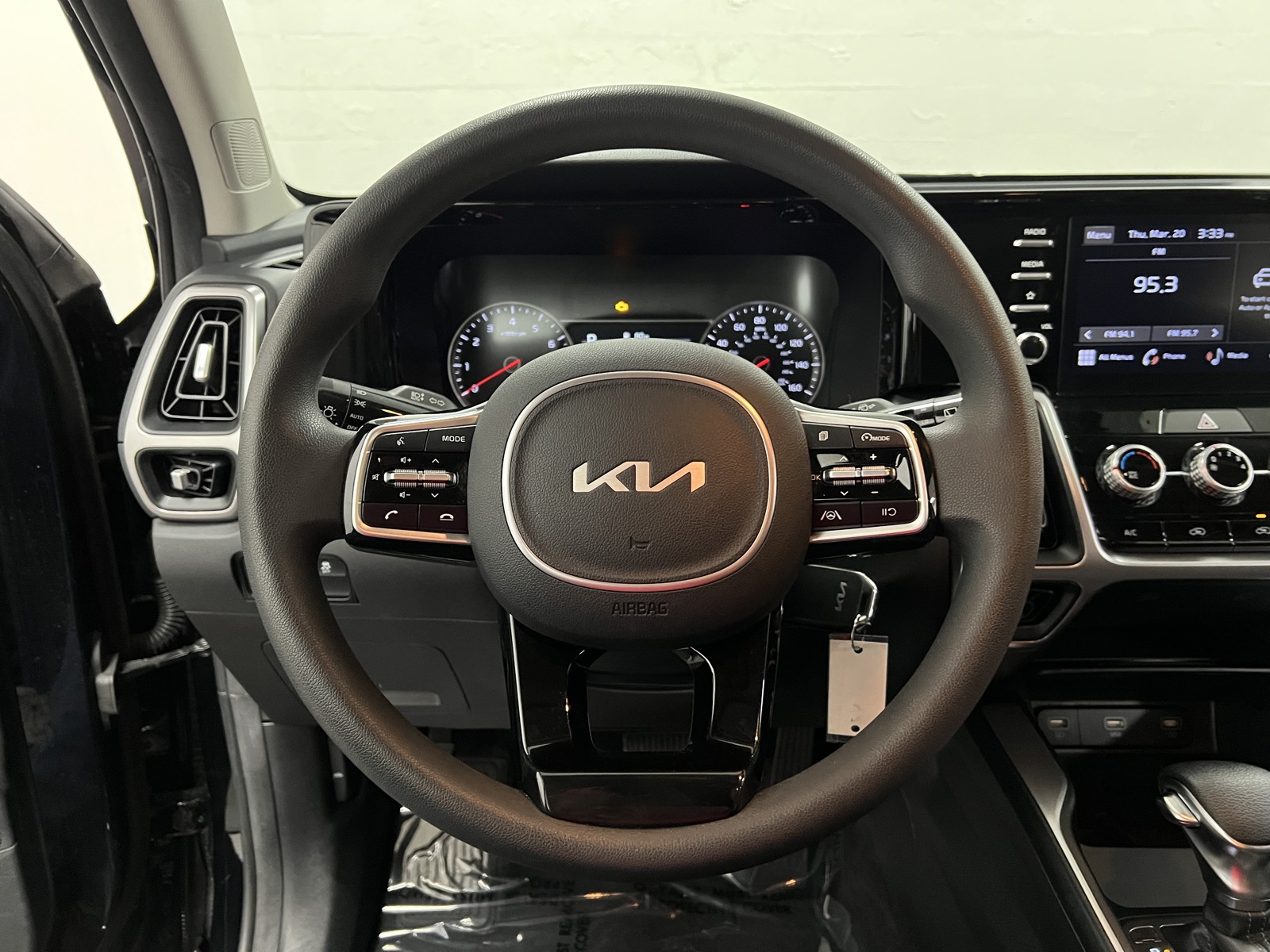 2022 Kia Sorento LX photo 16