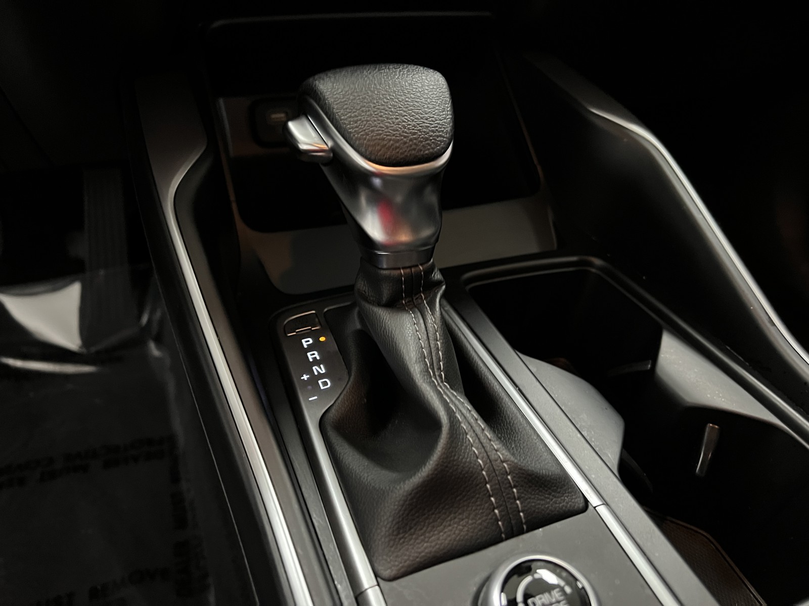 2022 Kia Sorento LX photo 18