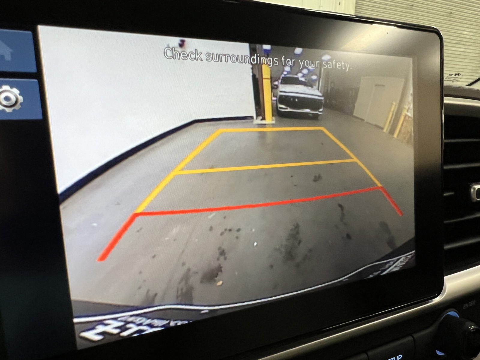 2025 Hyundai Venue SEL photo 18