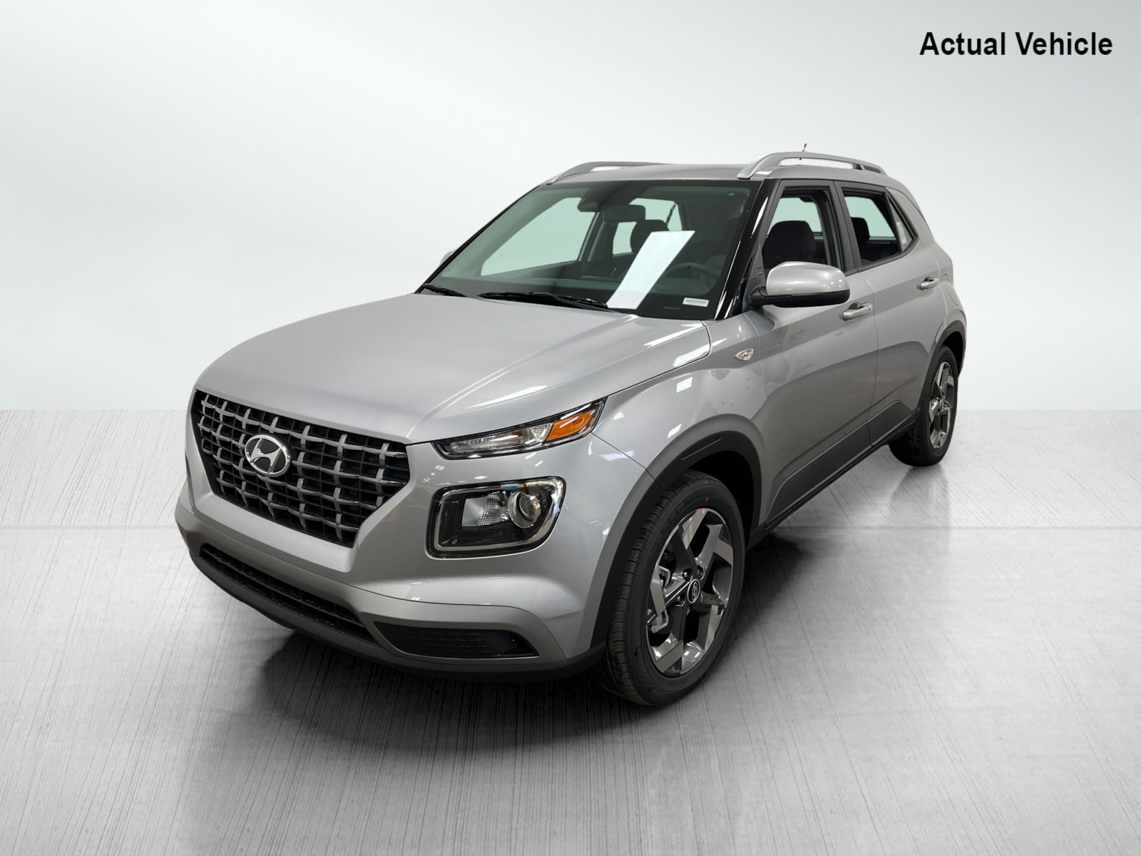 2025 Hyundai Venue SEL photo 2