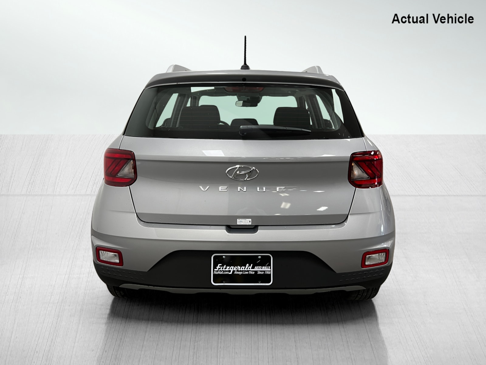 2025 Hyundai Venue SEL photo 6