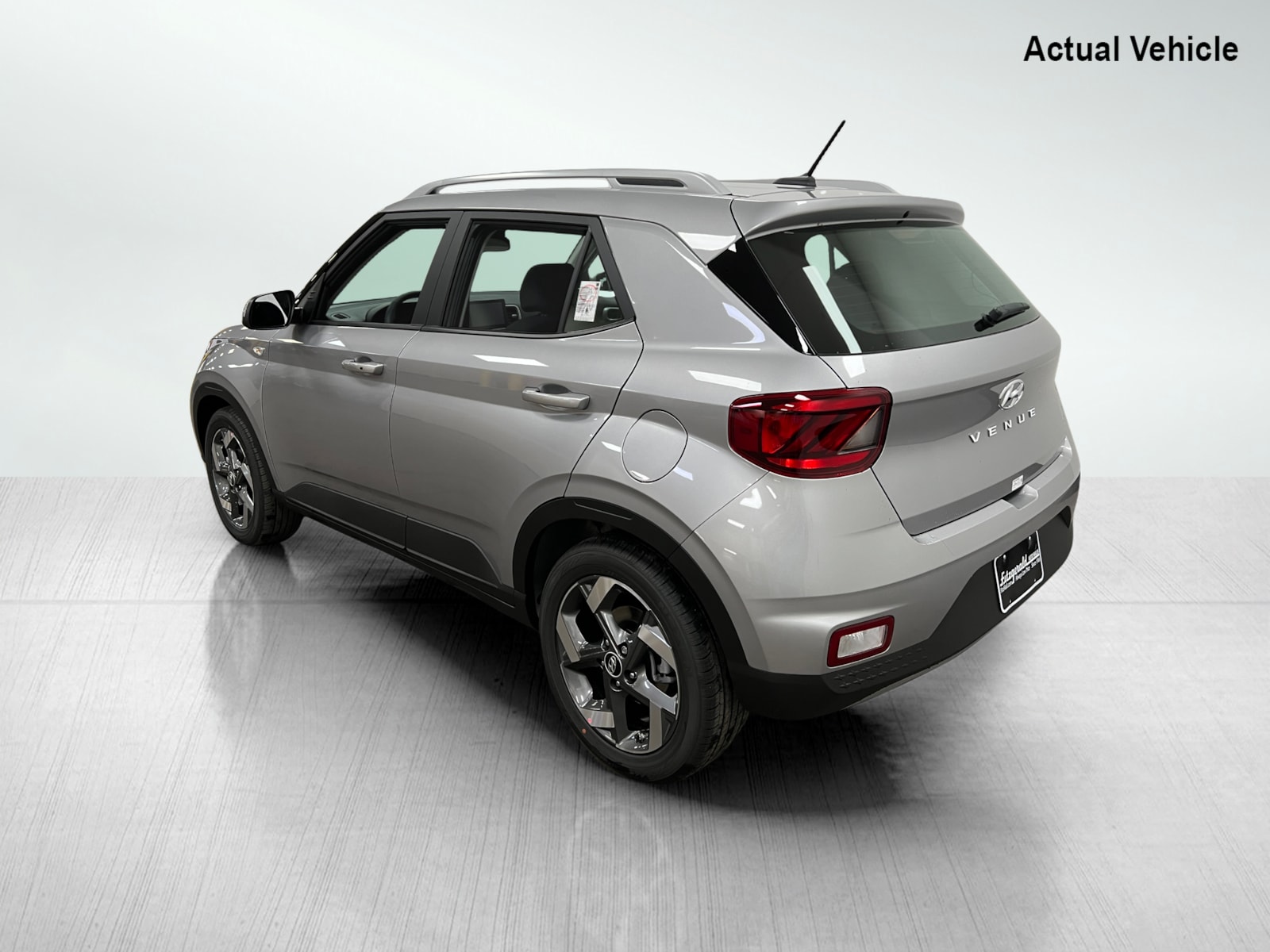 2025 Hyundai Venue SEL photo 8
