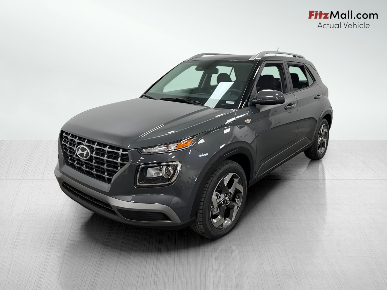 2025 Hyundai Venue SEL photo 2