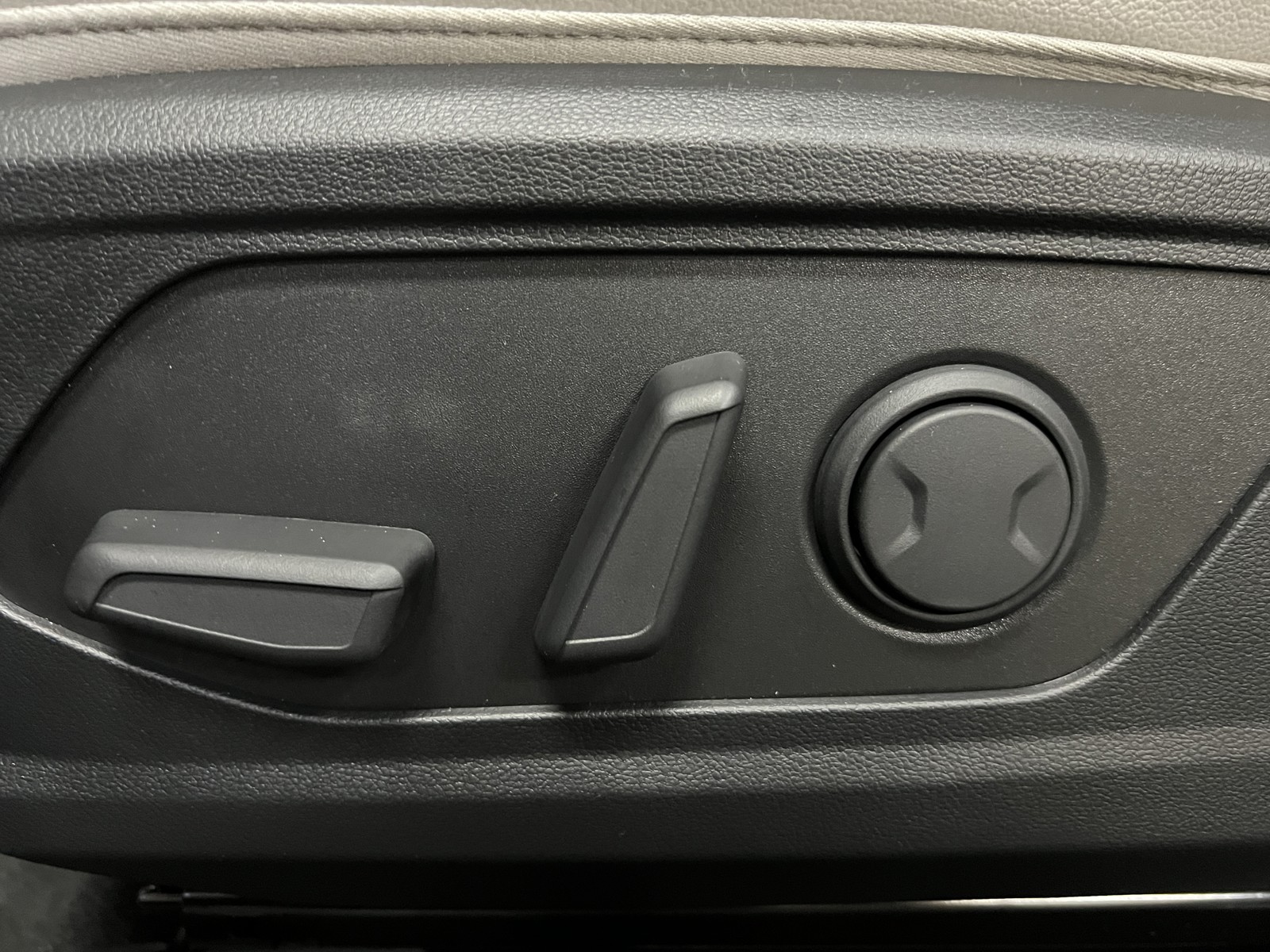2025 Hyundai Tucson Limited photo 11