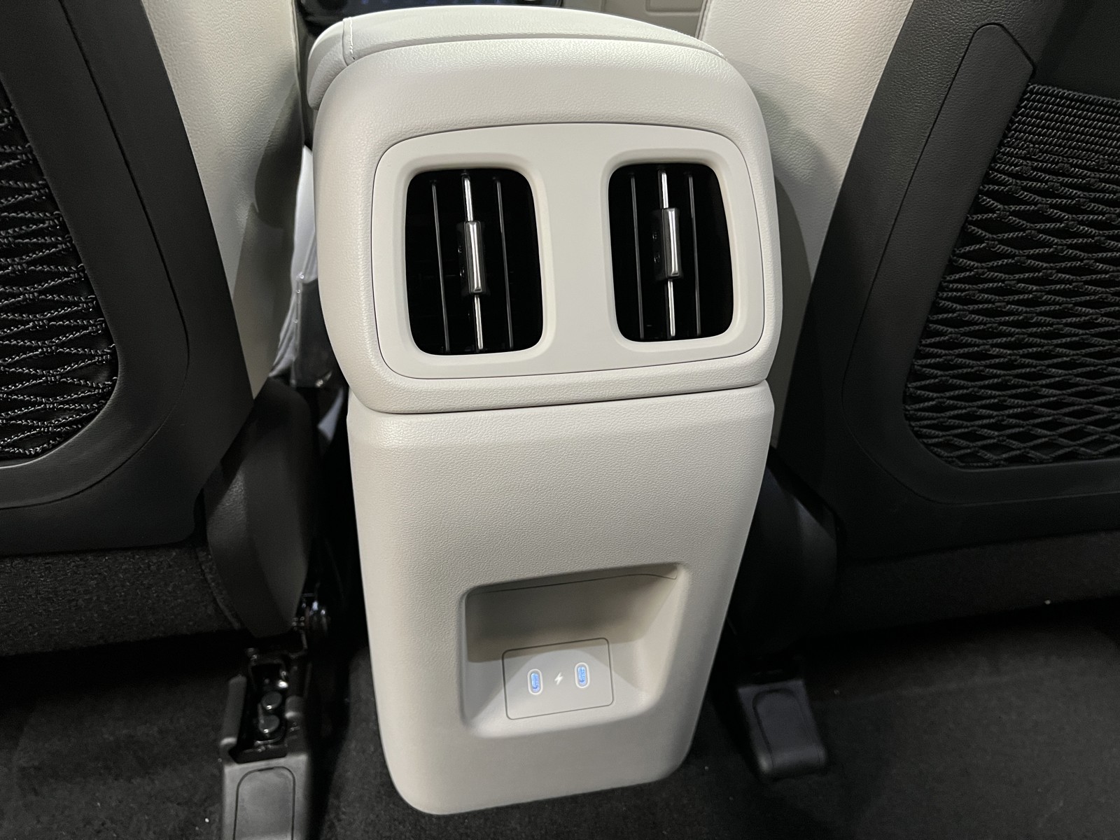 2025 Hyundai Tucson Limited photo 13