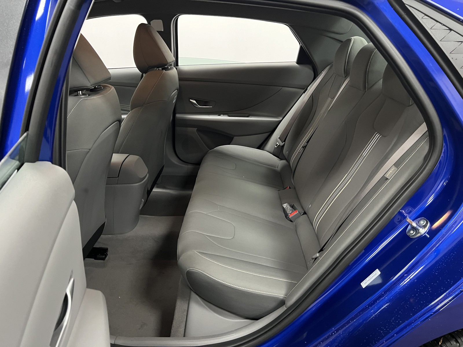 2025 Hyundai Elantra SEL Sport photo 11