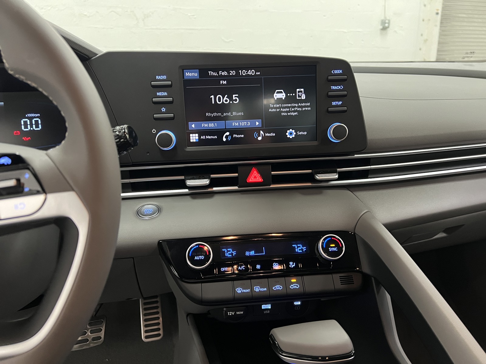 2025 Hyundai Elantra SEL Sport photo 17