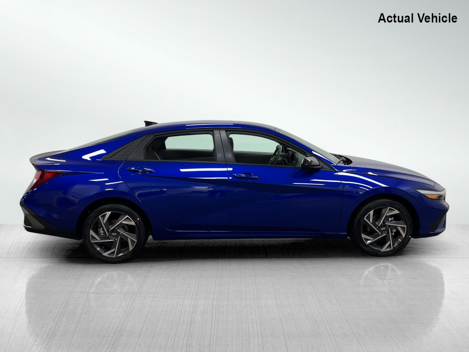 2025 Hyundai Elantra SEL Sport photo 4
