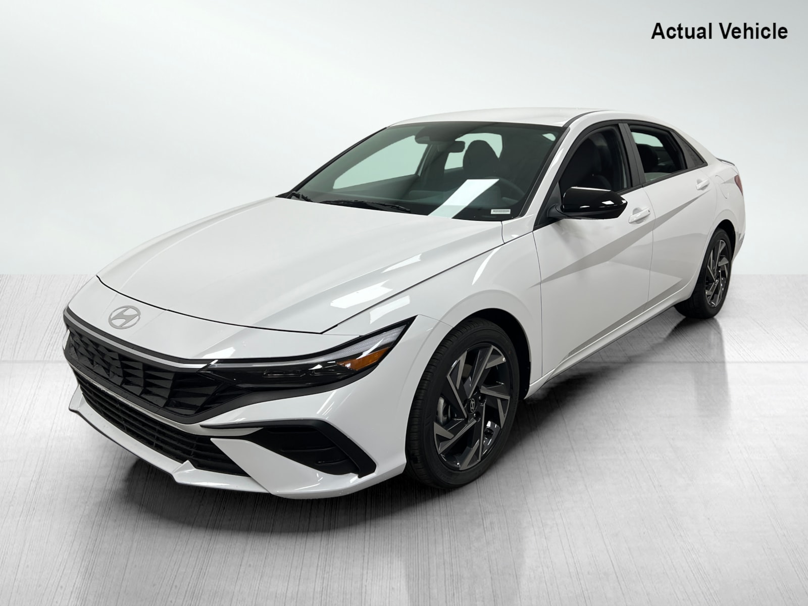 2025 Hyundai Elantra SEL Sport photo 2