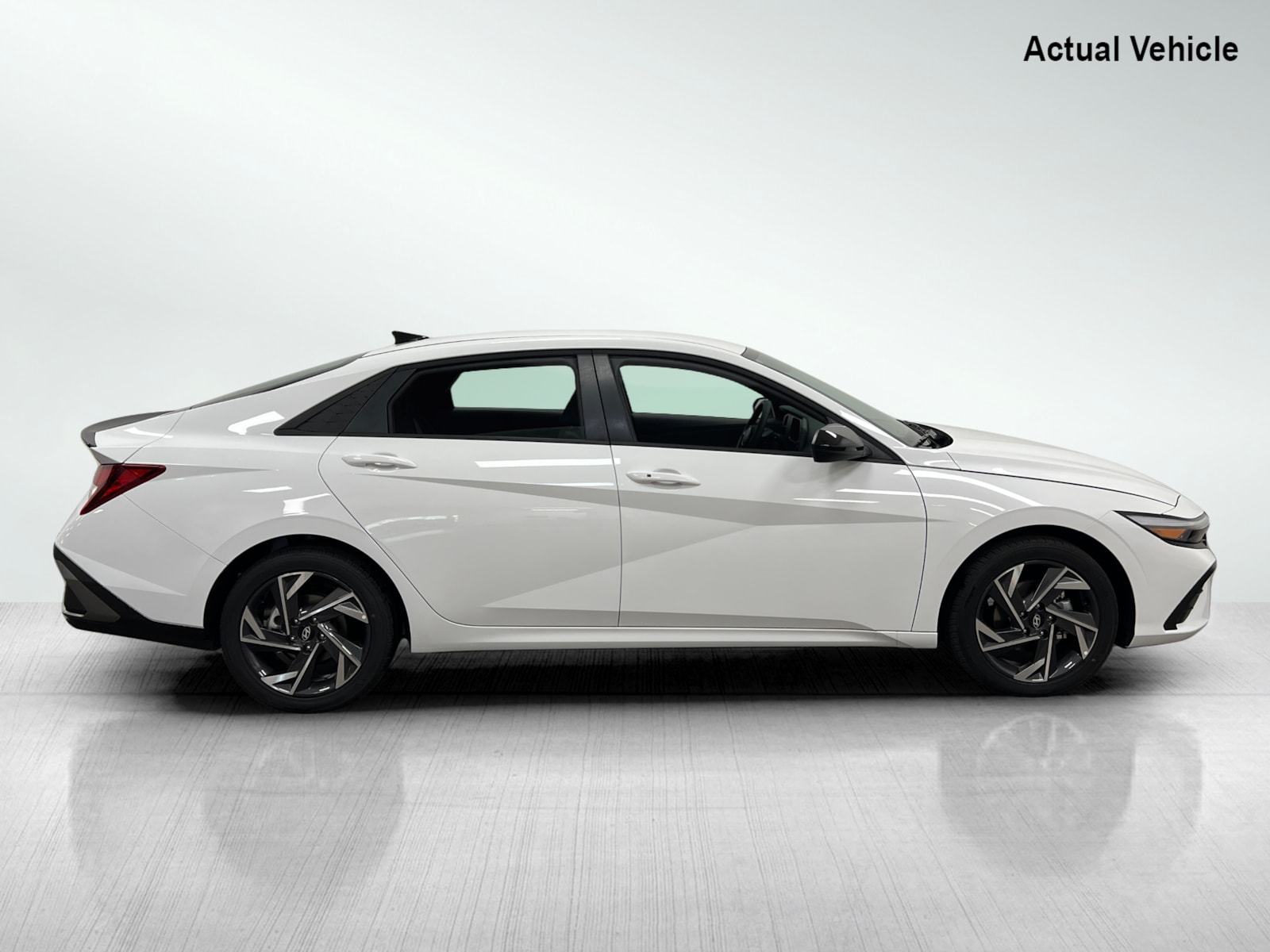 2025 Hyundai Elantra SEL Sport photo 4