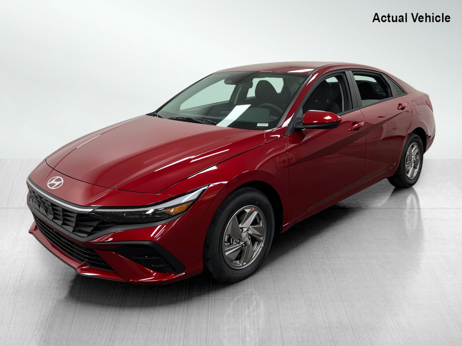2025 Hyundai Elantra SE photo 2