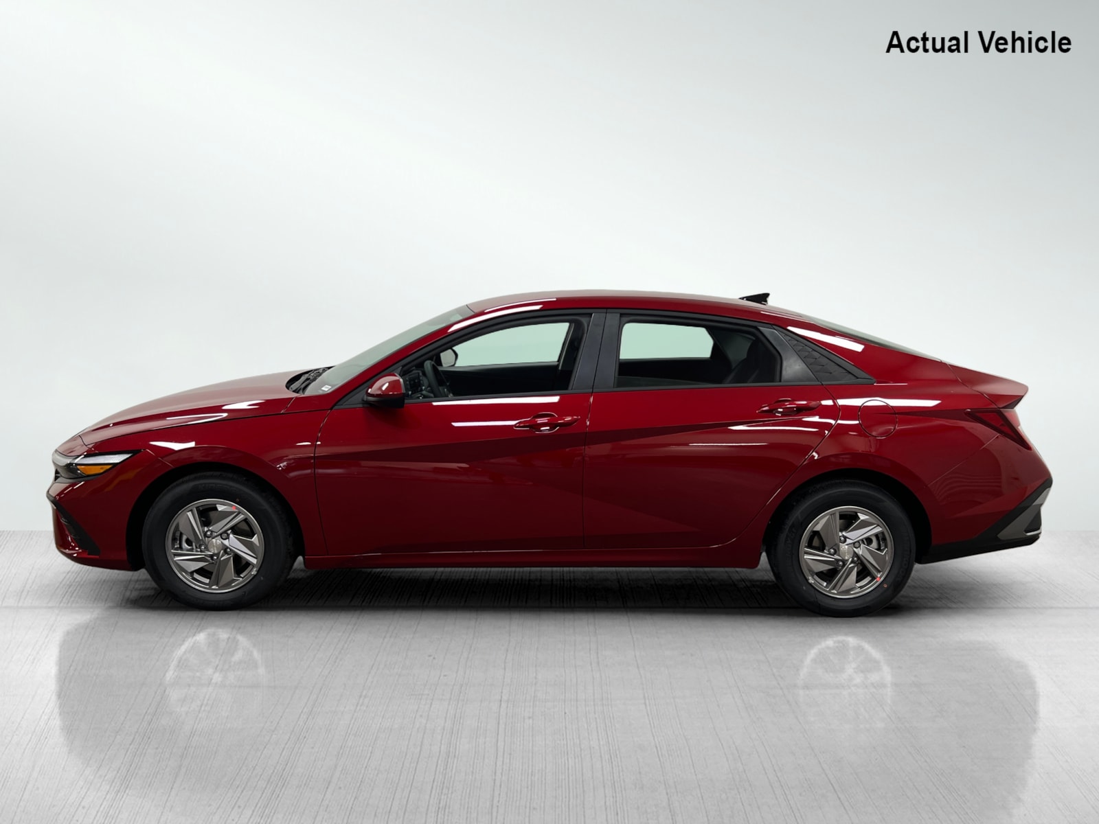 2025 Hyundai Elantra SE photo 3