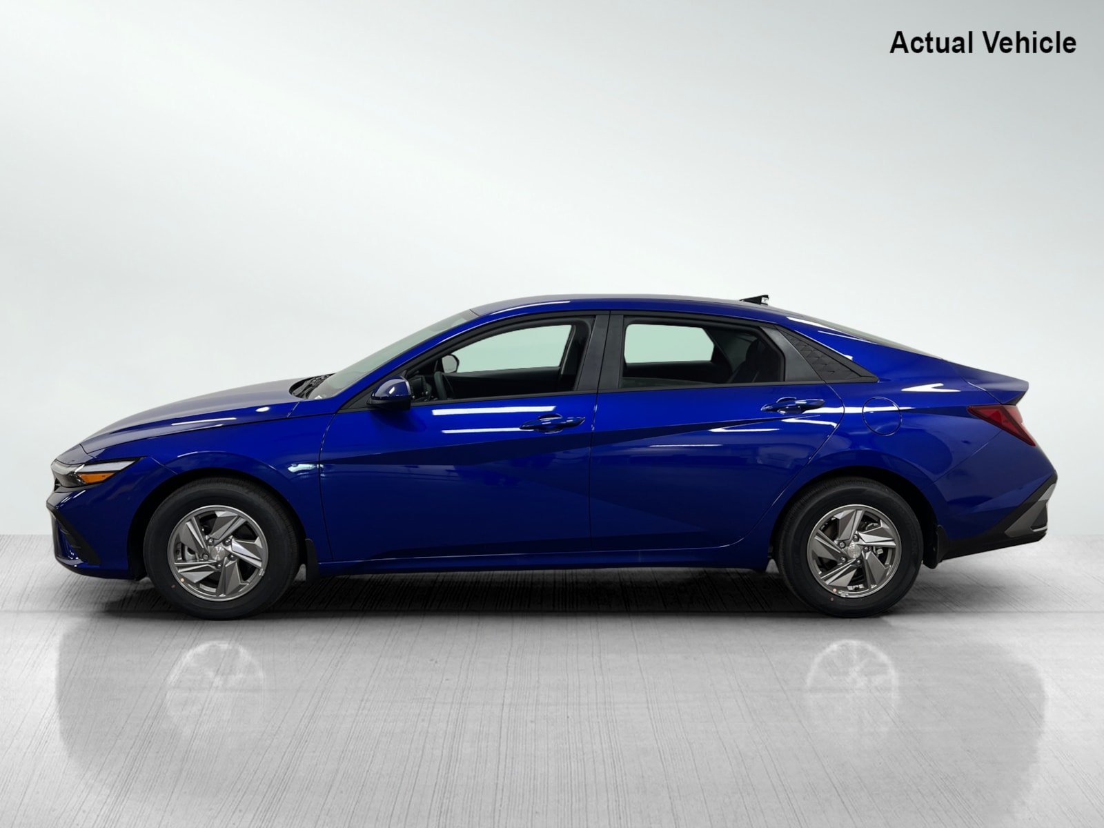 2025 Hyundai Elantra SE photo 3