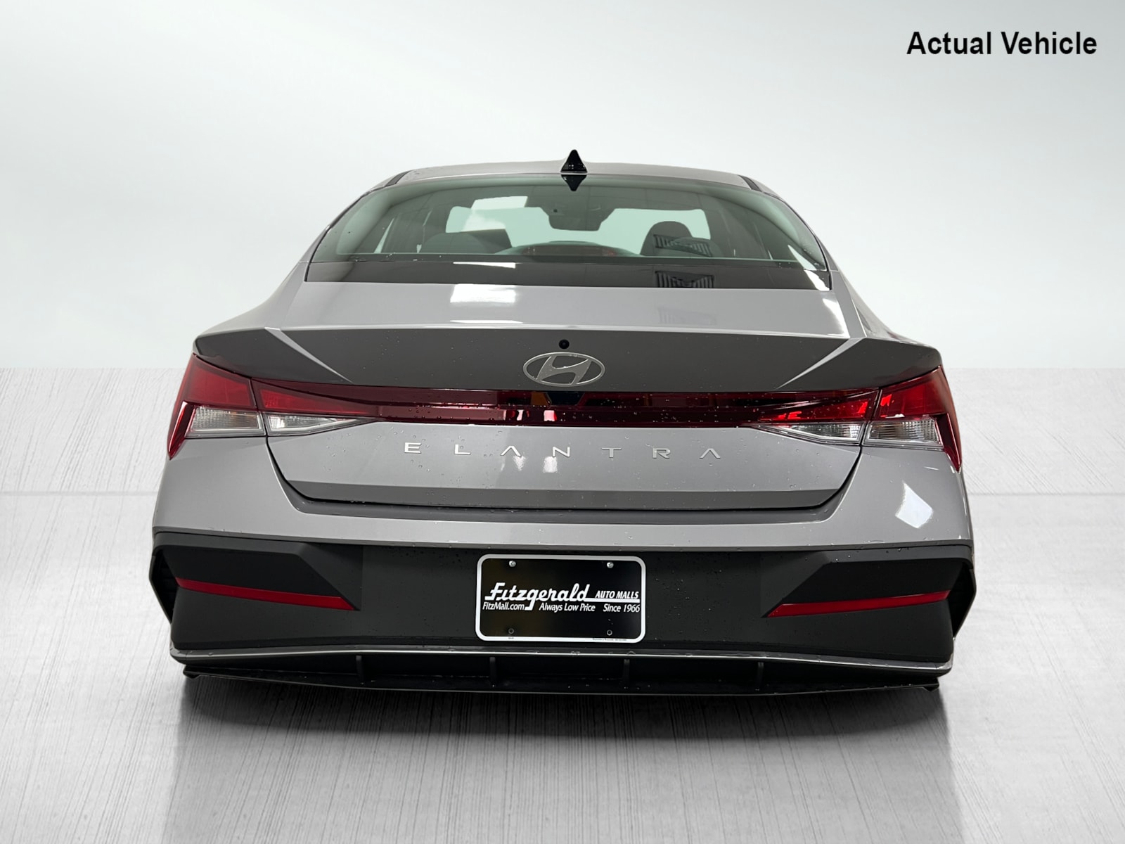 2025 Hyundai Elantra SE photo 6