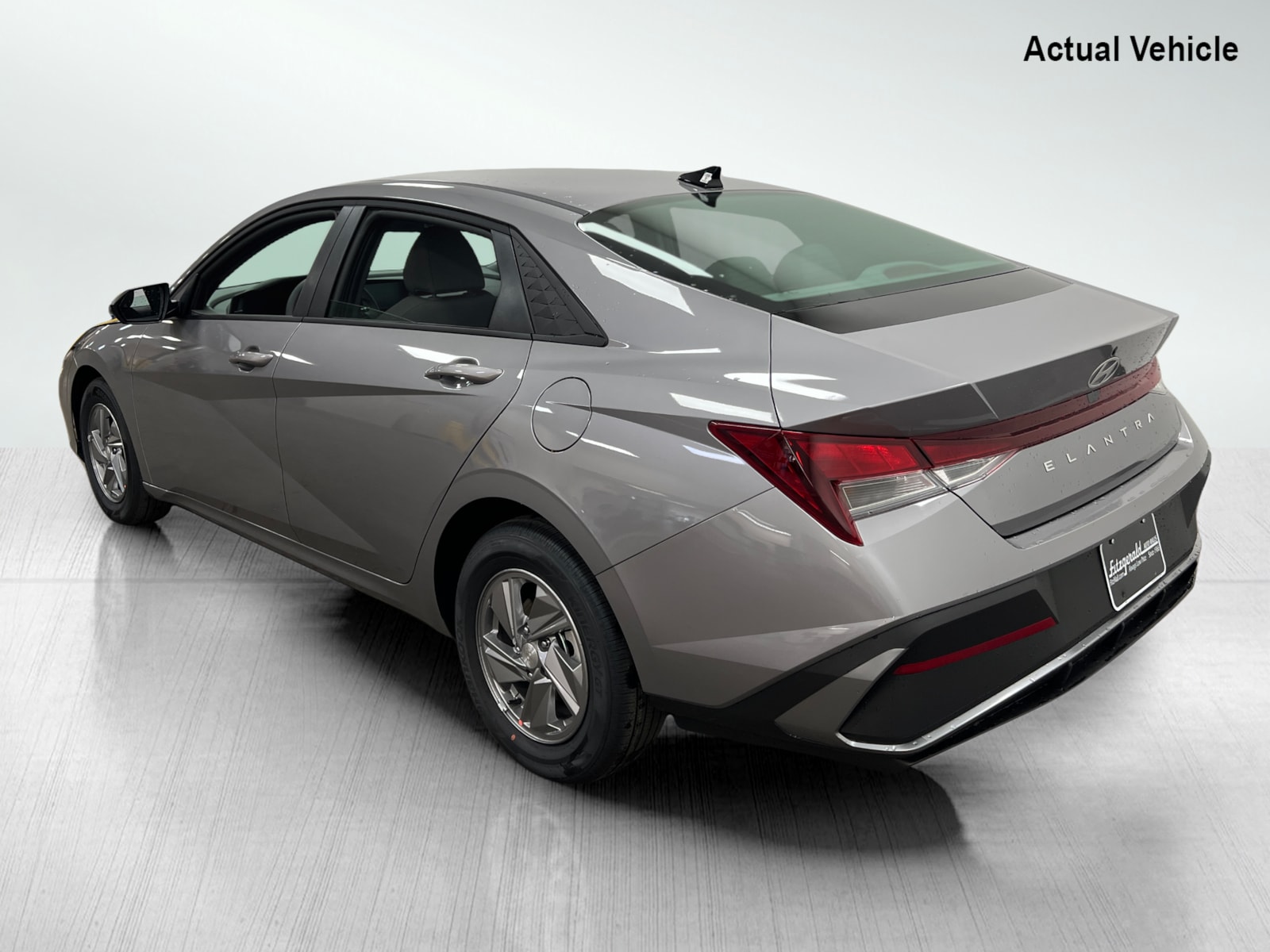 2025 Hyundai Elantra SE photo 8