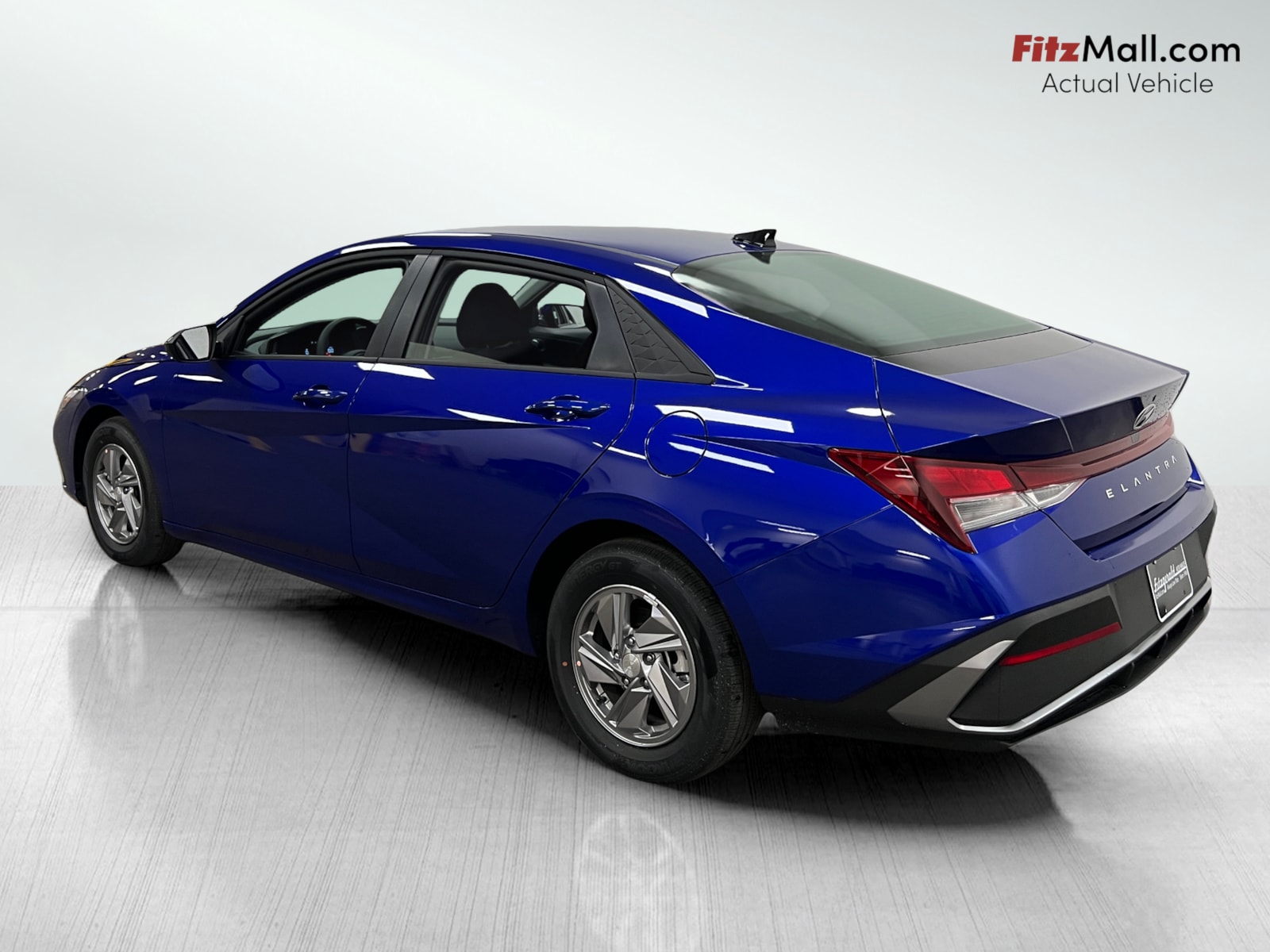 2025 Hyundai Elantra SE photo 8