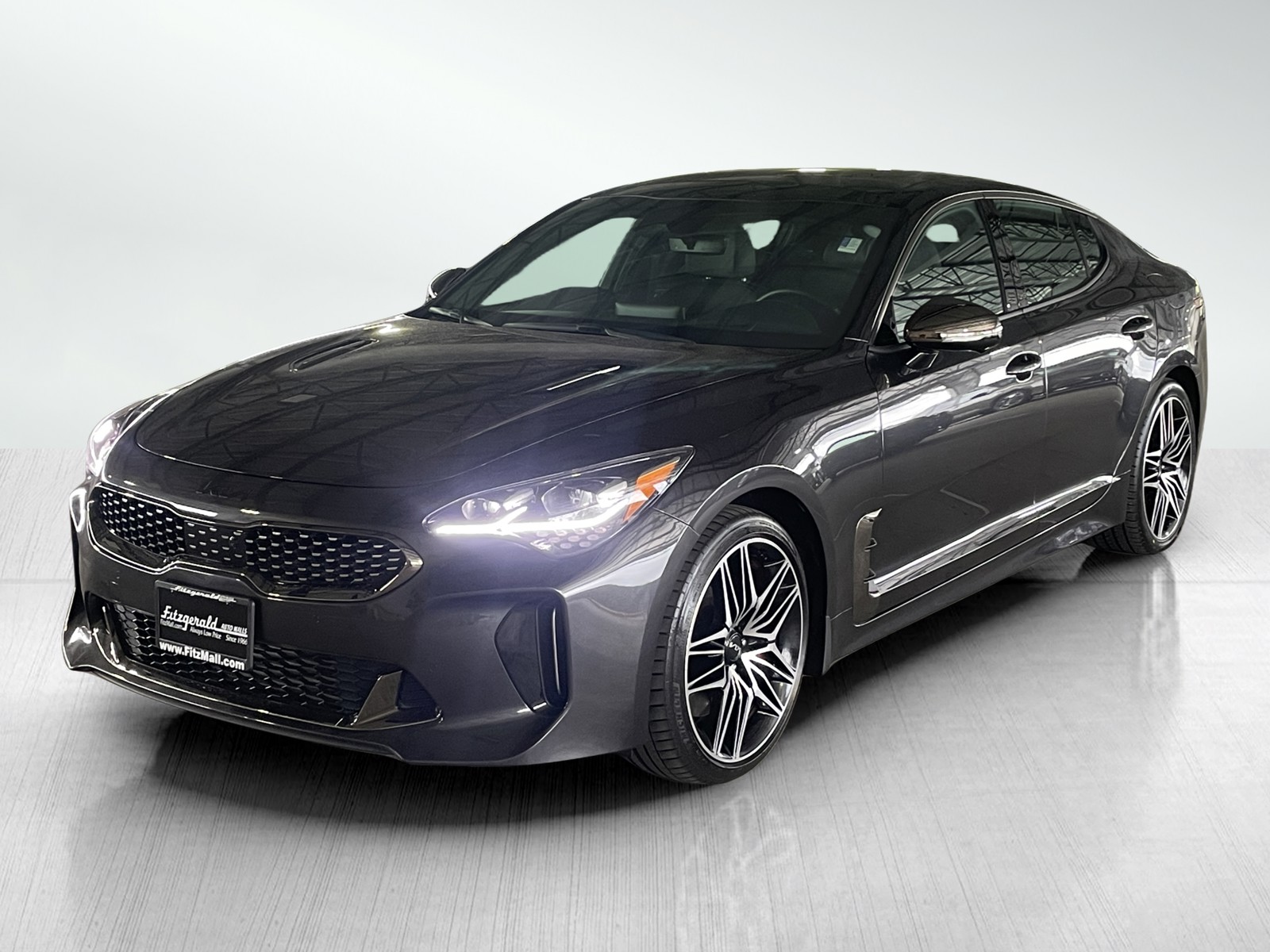 2023 Kia Stinger GT2 photo 2