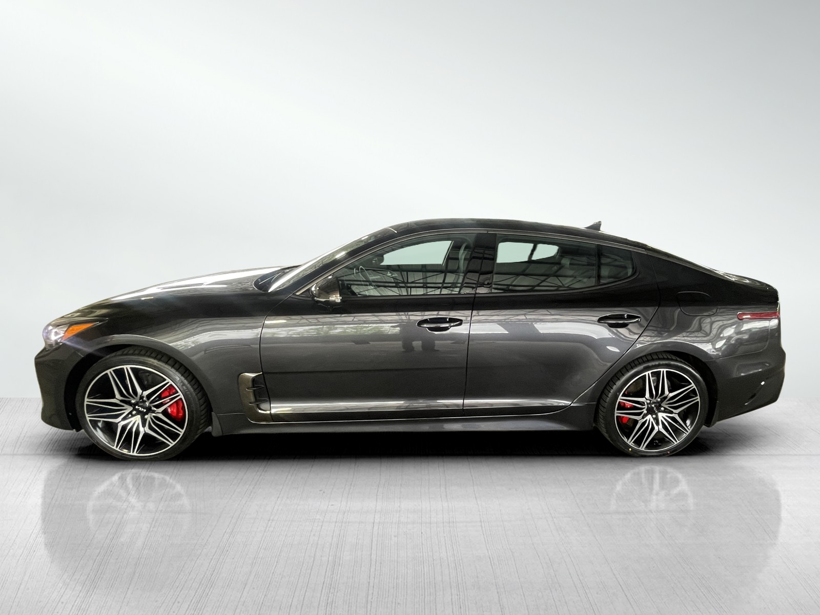 2023 Kia Stinger GT2 photo 3